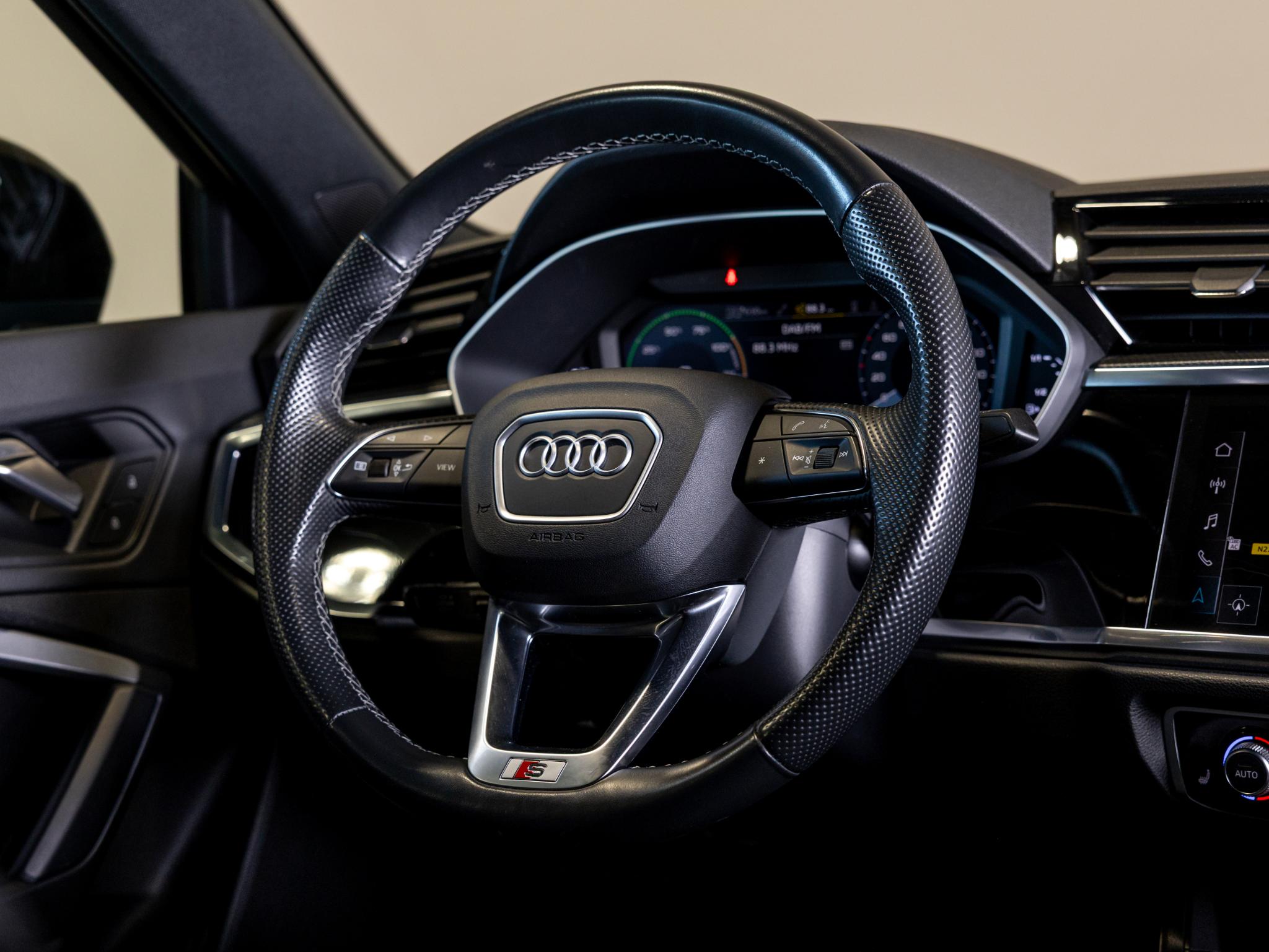 Foto van Audi Q3 Sportback E-tron