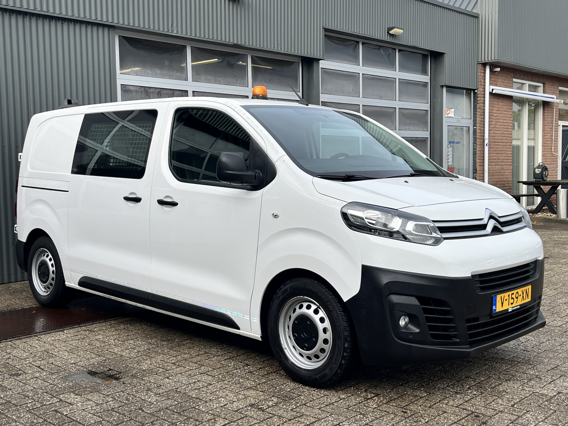 Citroen Jumpy 1.6 BlueHDI 95 Club M 2019 - voorkant