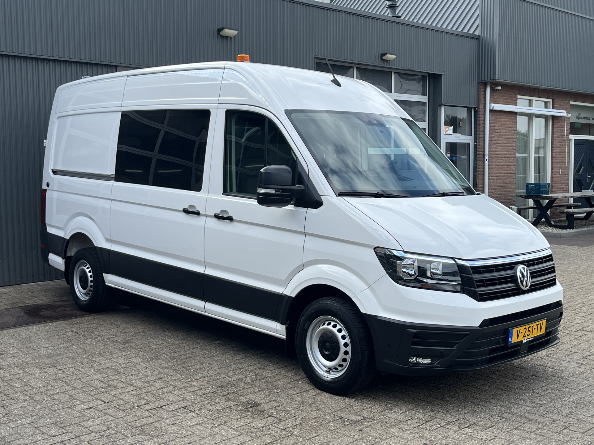 Volkswagen Crafter 35 2.0 TDI L3H3/L2H2 2019 - voorkant