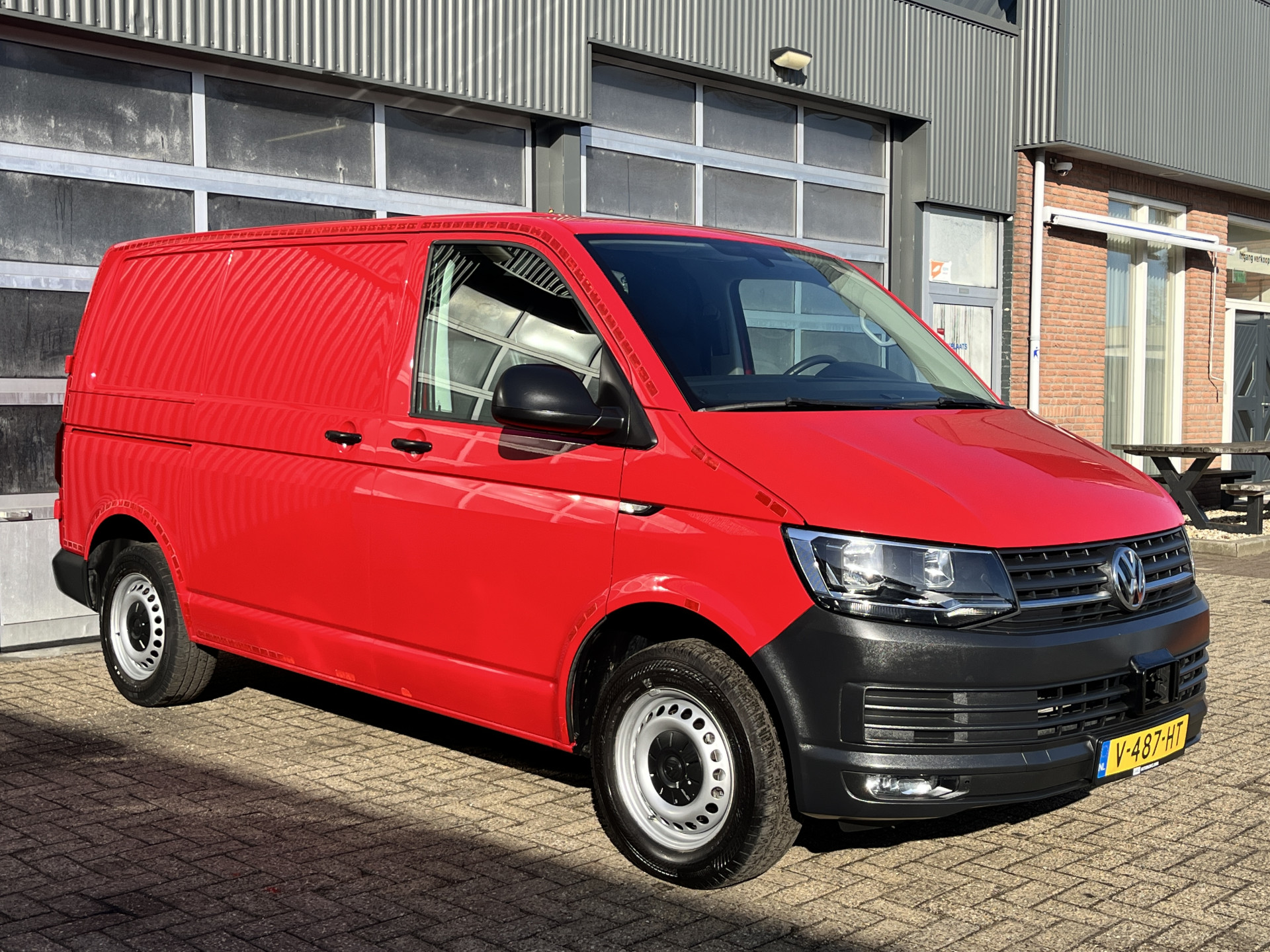 Volkswagen Transporter 2.0 TDI L1H2 Highline 2017 - voorkant