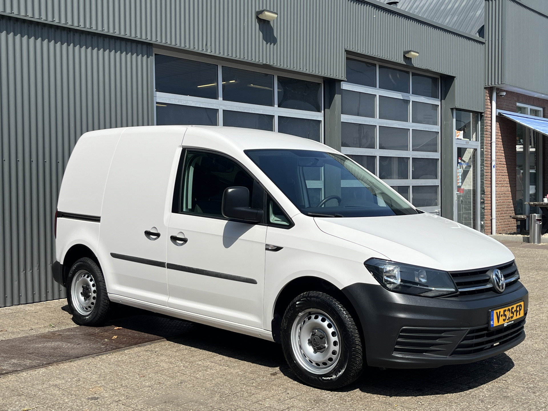 Volkswagen Caddy 2.0 TDI L1H1 2017 - voorkant
