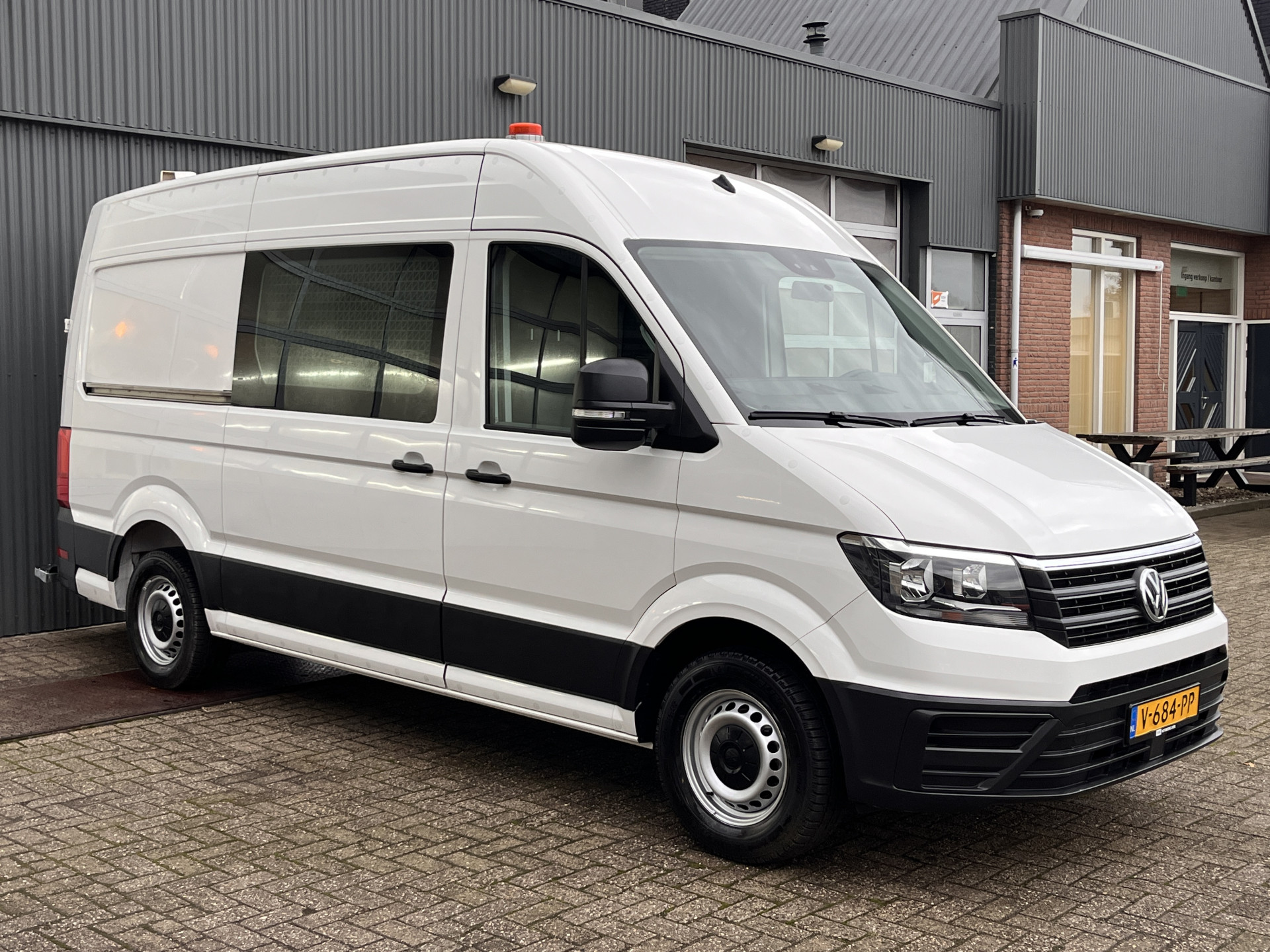 Volkswagen Crafter 35 2.0 TDI L3H3 2018 - voorkant