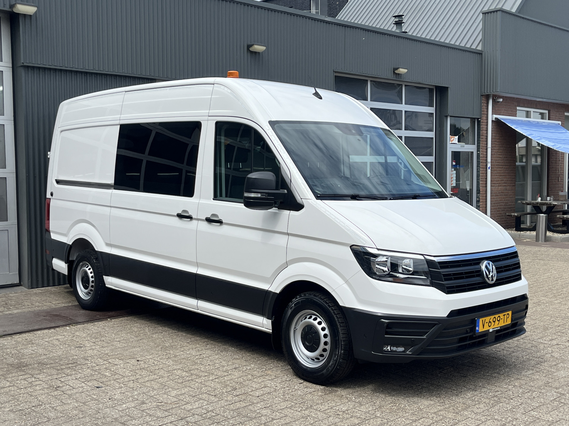Volkswagen Crafter 35 2.0 TDI L3H3 Highline 2019 - voorkant