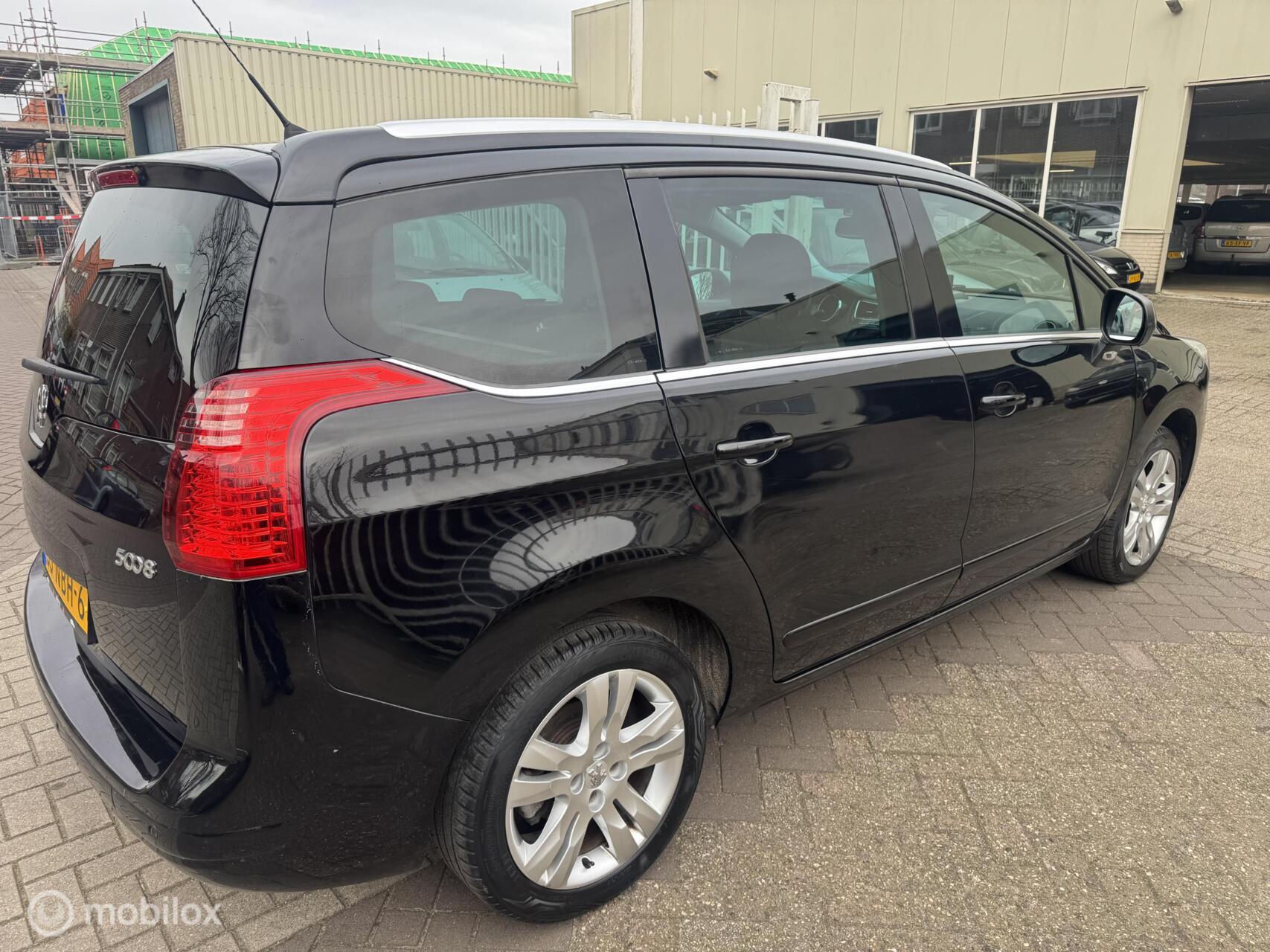 Foto van Peugeot 5008