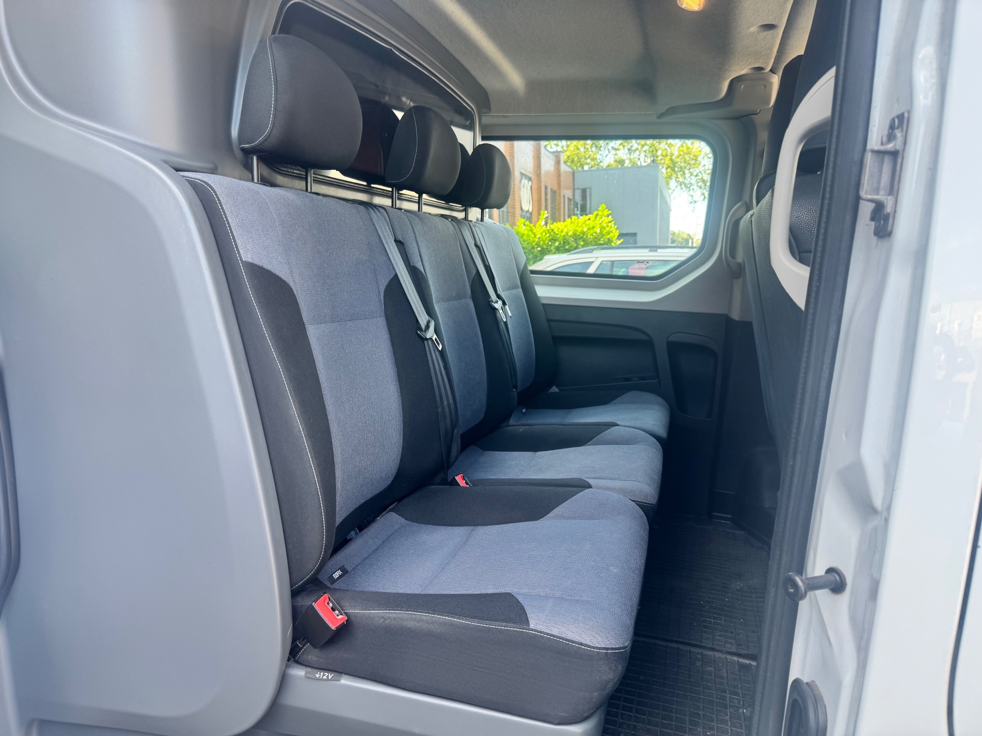 Foto van Opel Vivaro-b