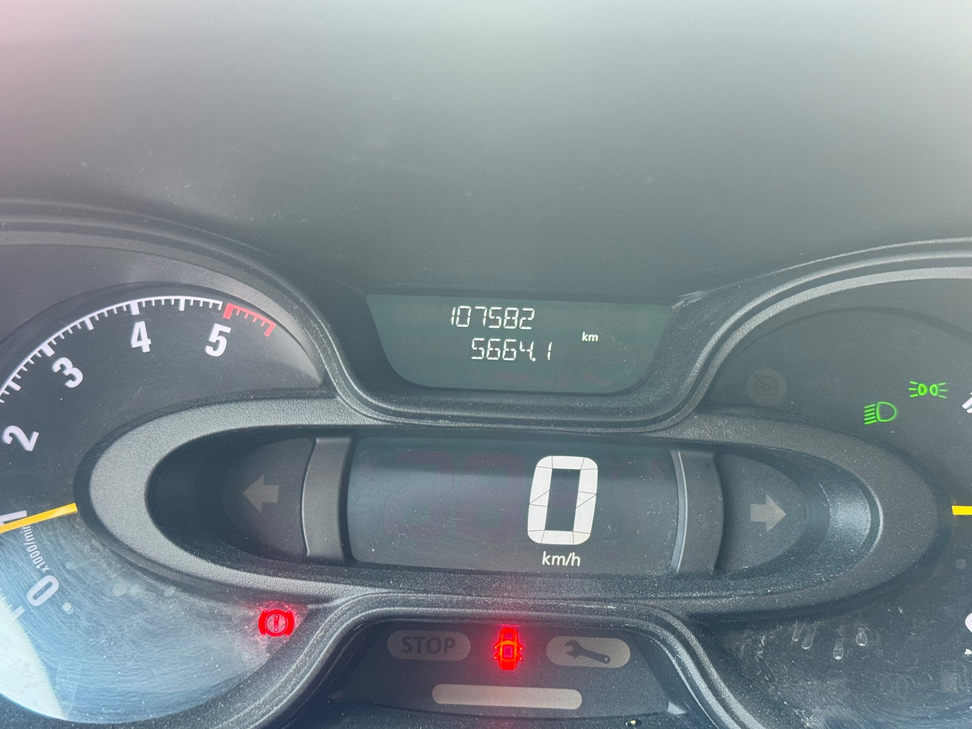 Foto van Opel Vivaro-b