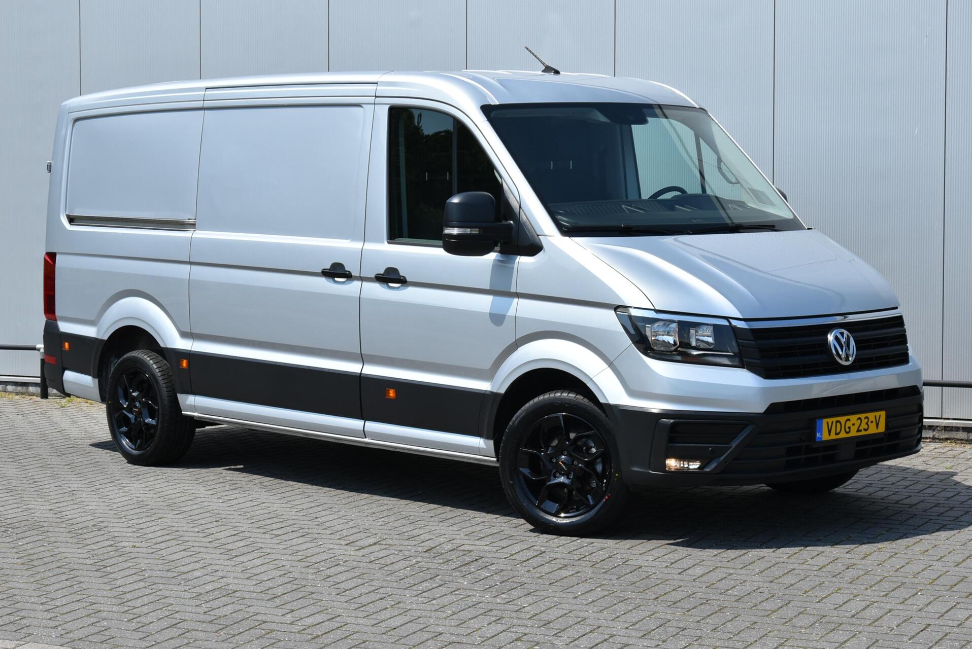Volkswagen Crafter 2.0 TDI L3H2 Airco Navi Cruise PDC Apple 2020 - voorkant