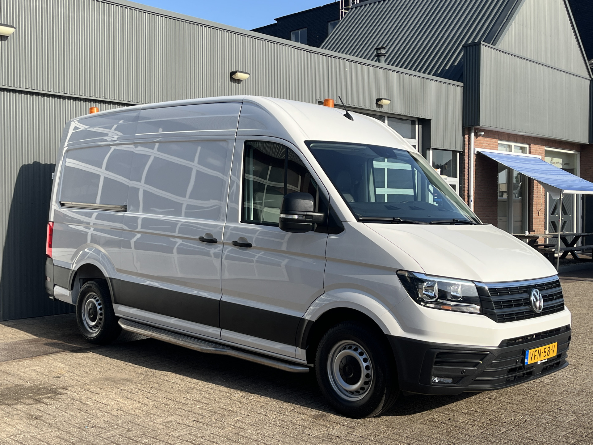 Volkswagen Crafter 35 2.0 TDI L3H3/L2H2 2020 - voorkant