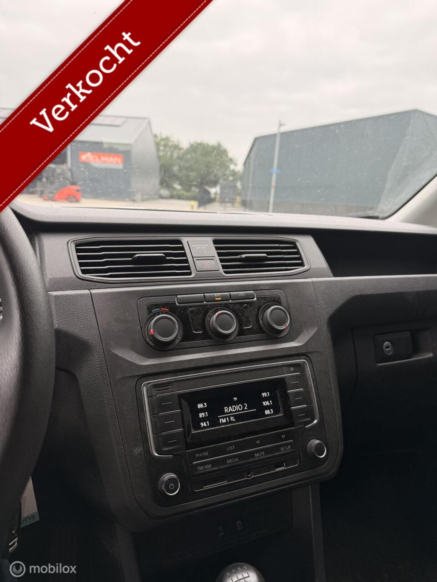 Foto van Volkswagen Caddy Modified Partition Wall
