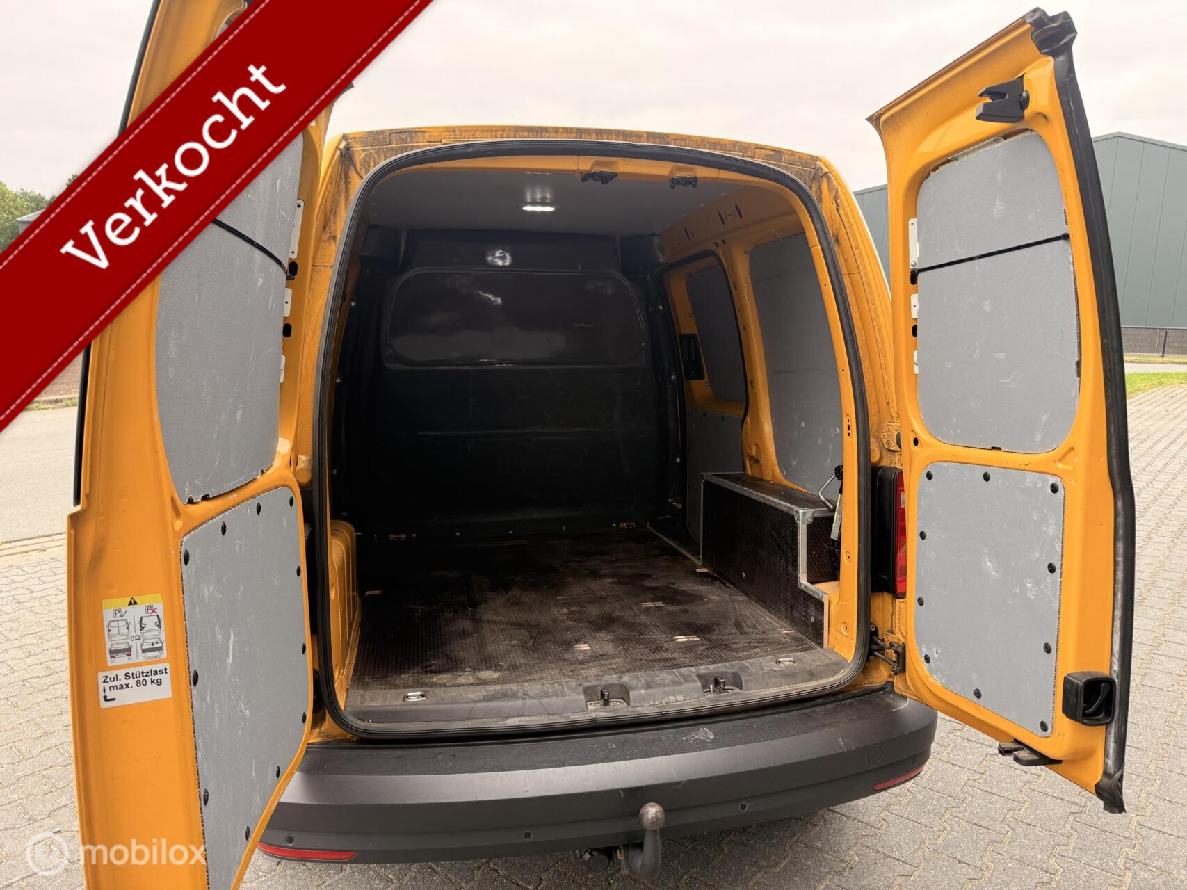 Foto van Volkswagen Caddy Modified Partition Wall