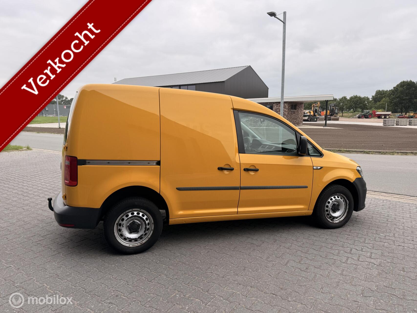 Foto van Volkswagen Caddy Modified Partition Wall