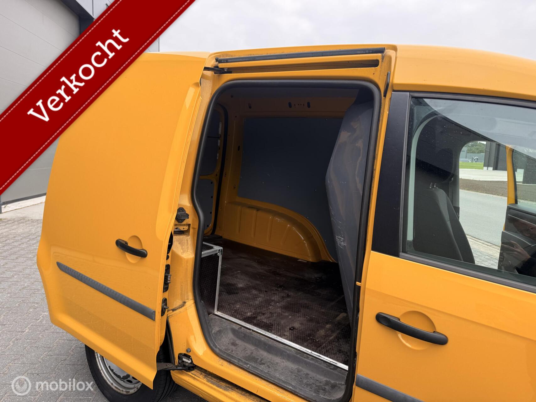Foto van Volkswagen Caddy Modified Partition Wall