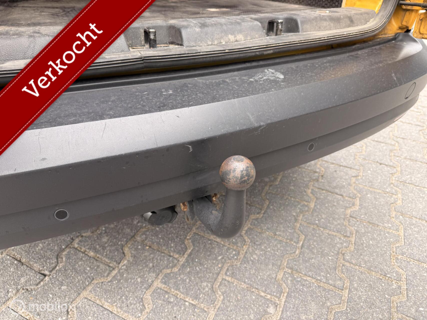 Foto van Volkswagen Caddy Modified Partition Wall
