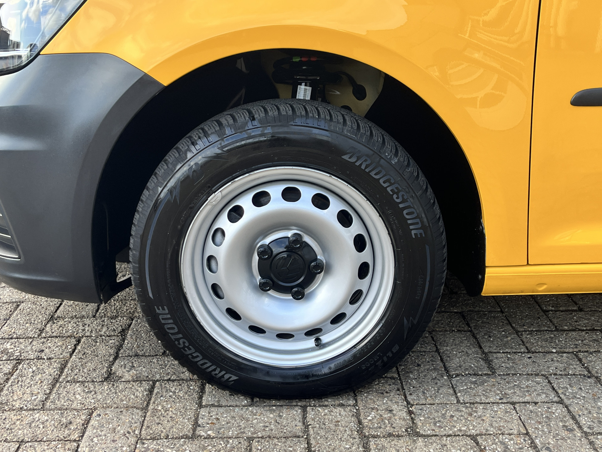 Foto van Volkswagen Caddy Modified Partition Wall