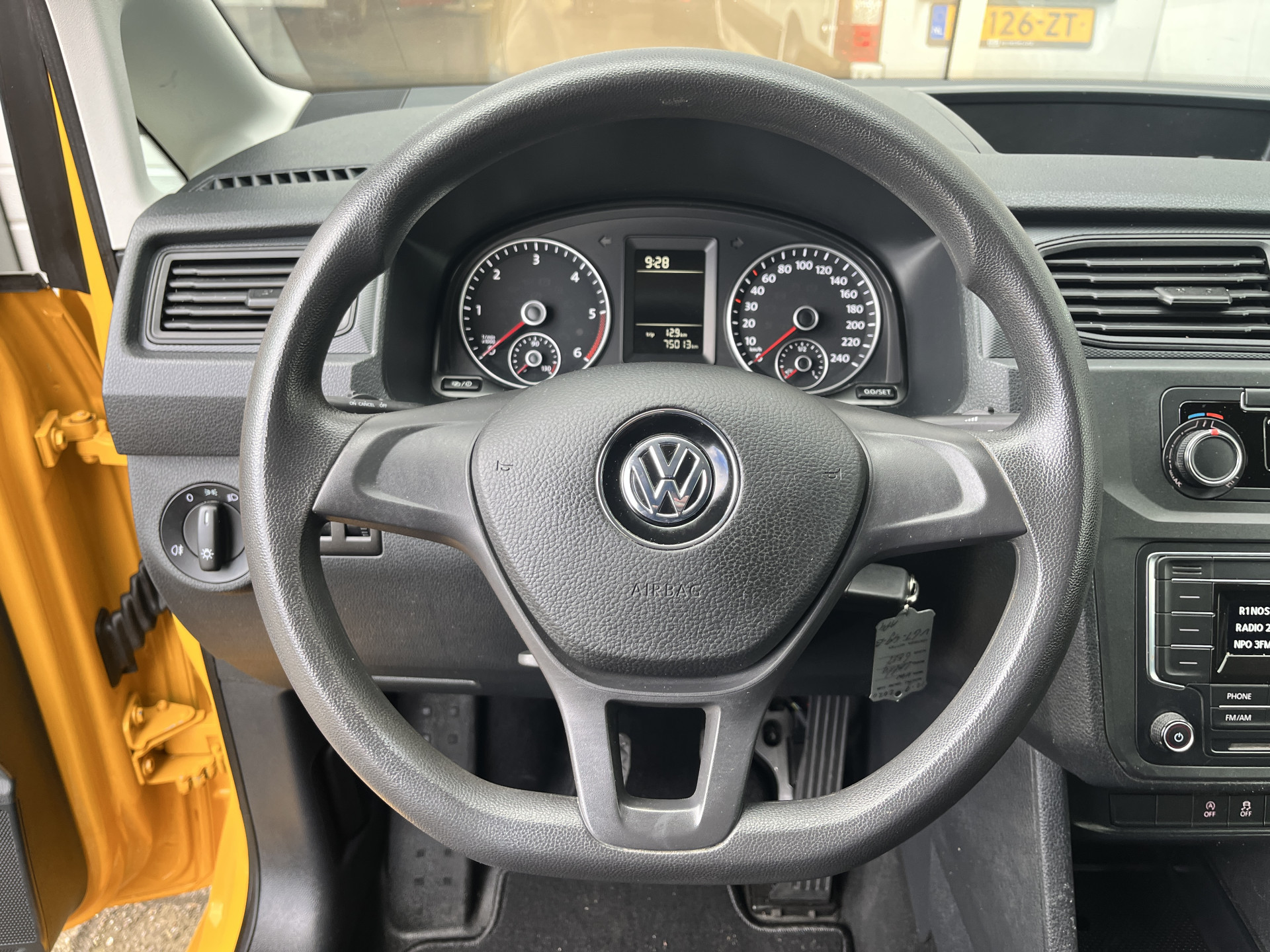 Foto van Volkswagen Caddy Modified Partition Wall