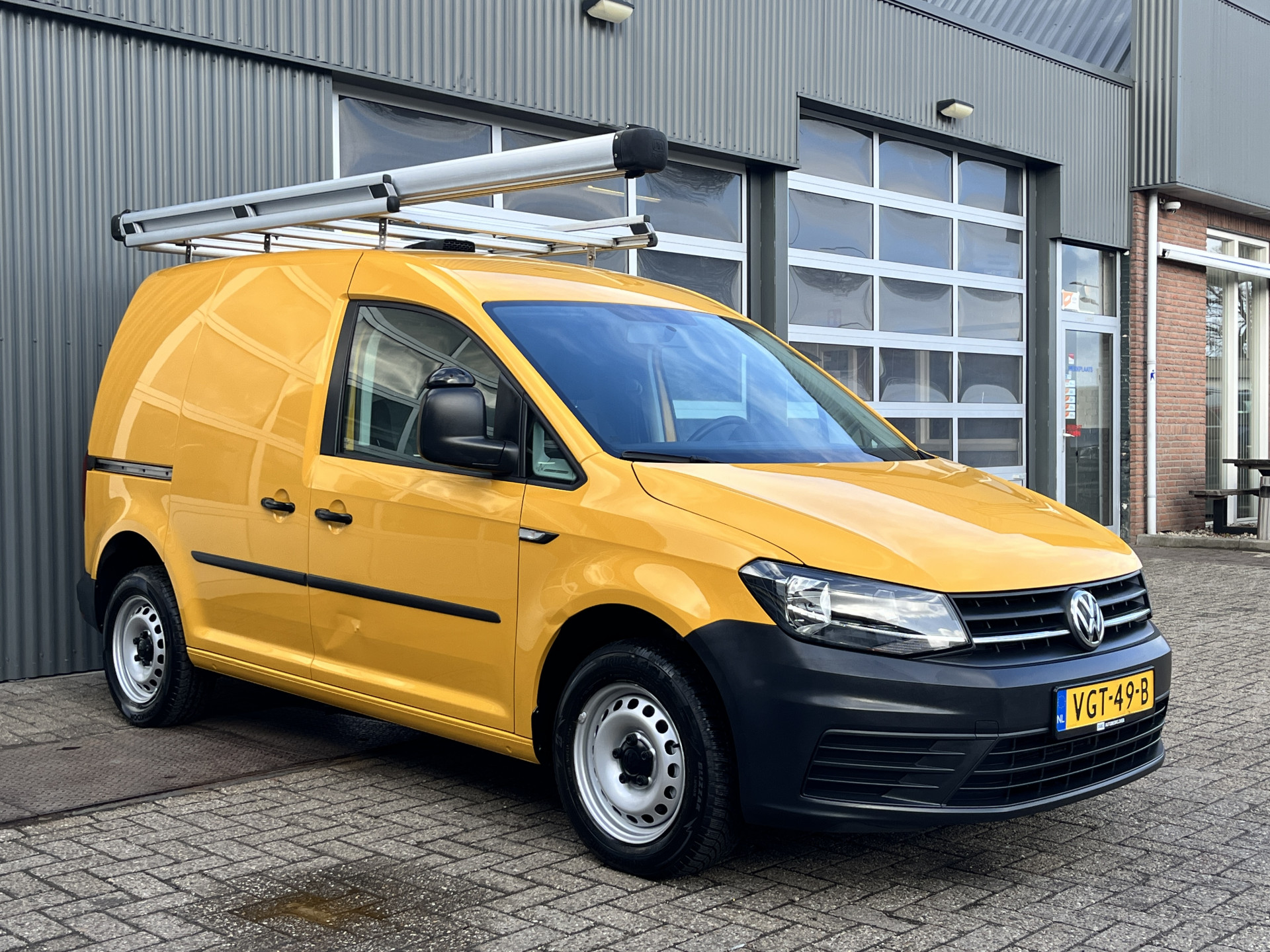Volkswagen Caddy Modified Partition Wall 2.0 TDI L1H1 2020 - voorkant