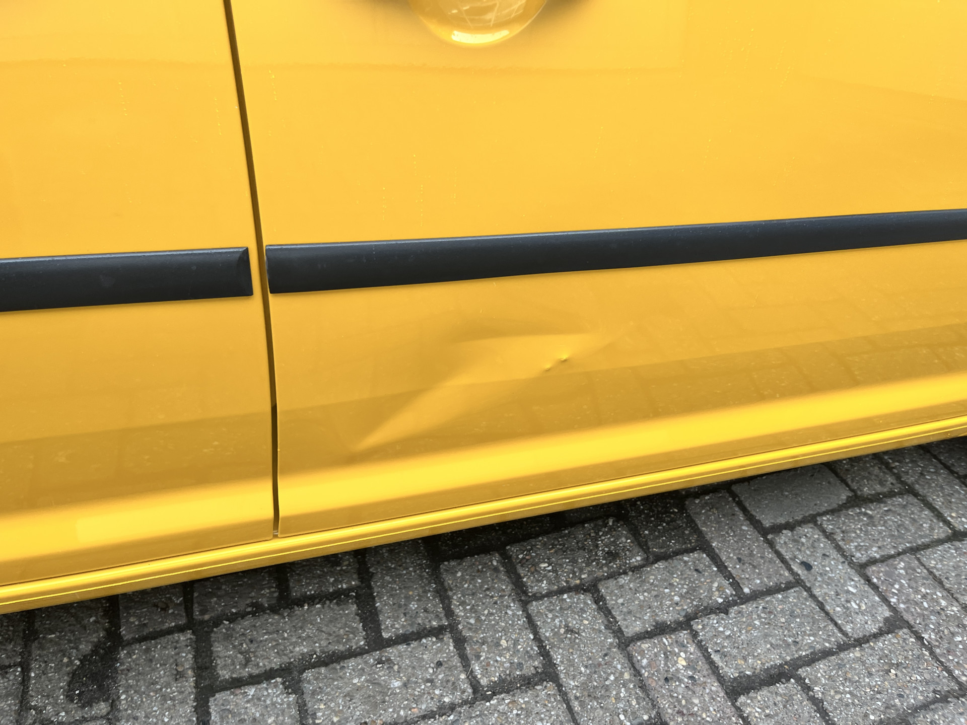 Foto van Volkswagen Caddy Modified Partition Wall