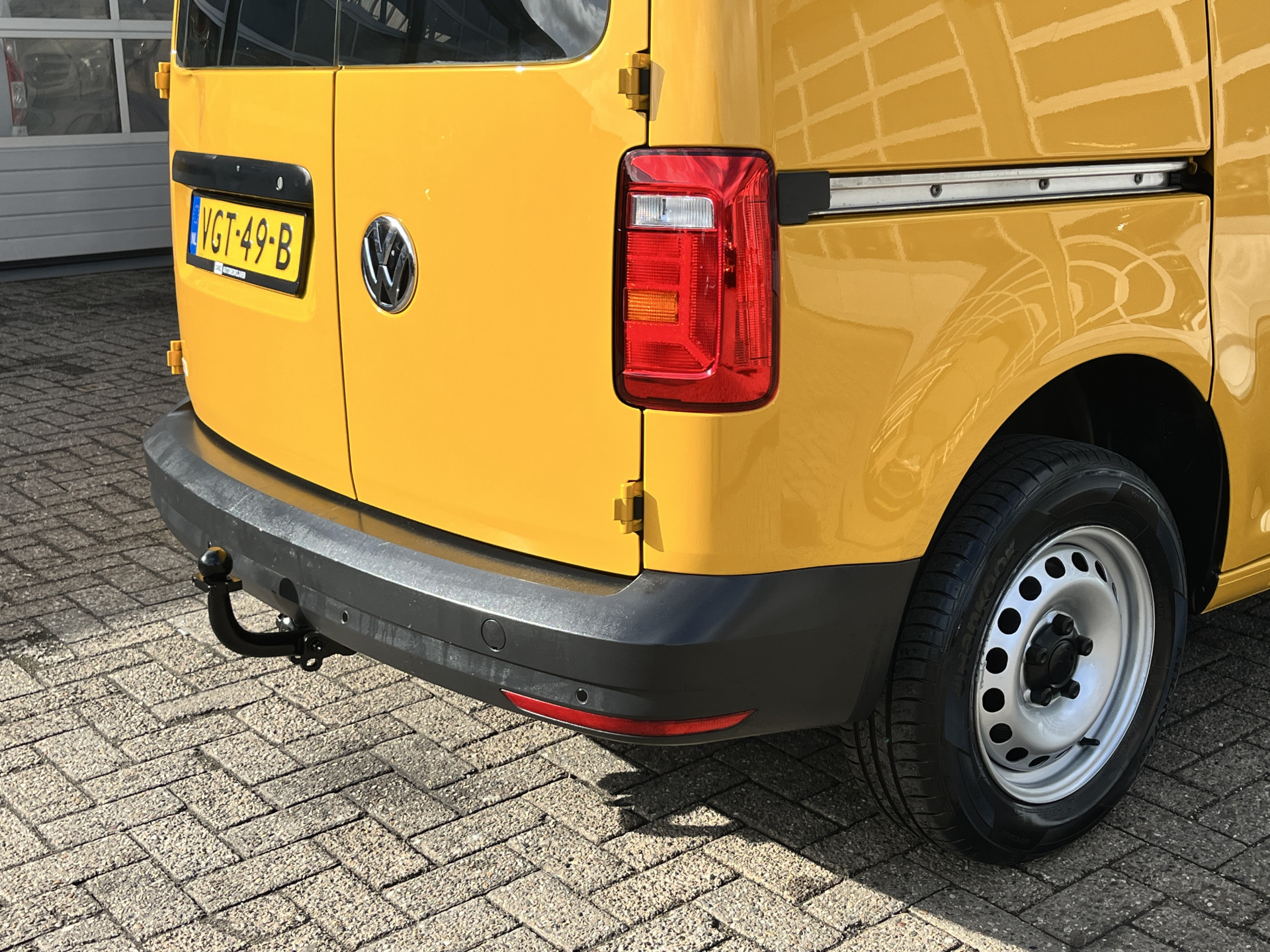 Foto van Volkswagen Caddy Modified Partition Wall