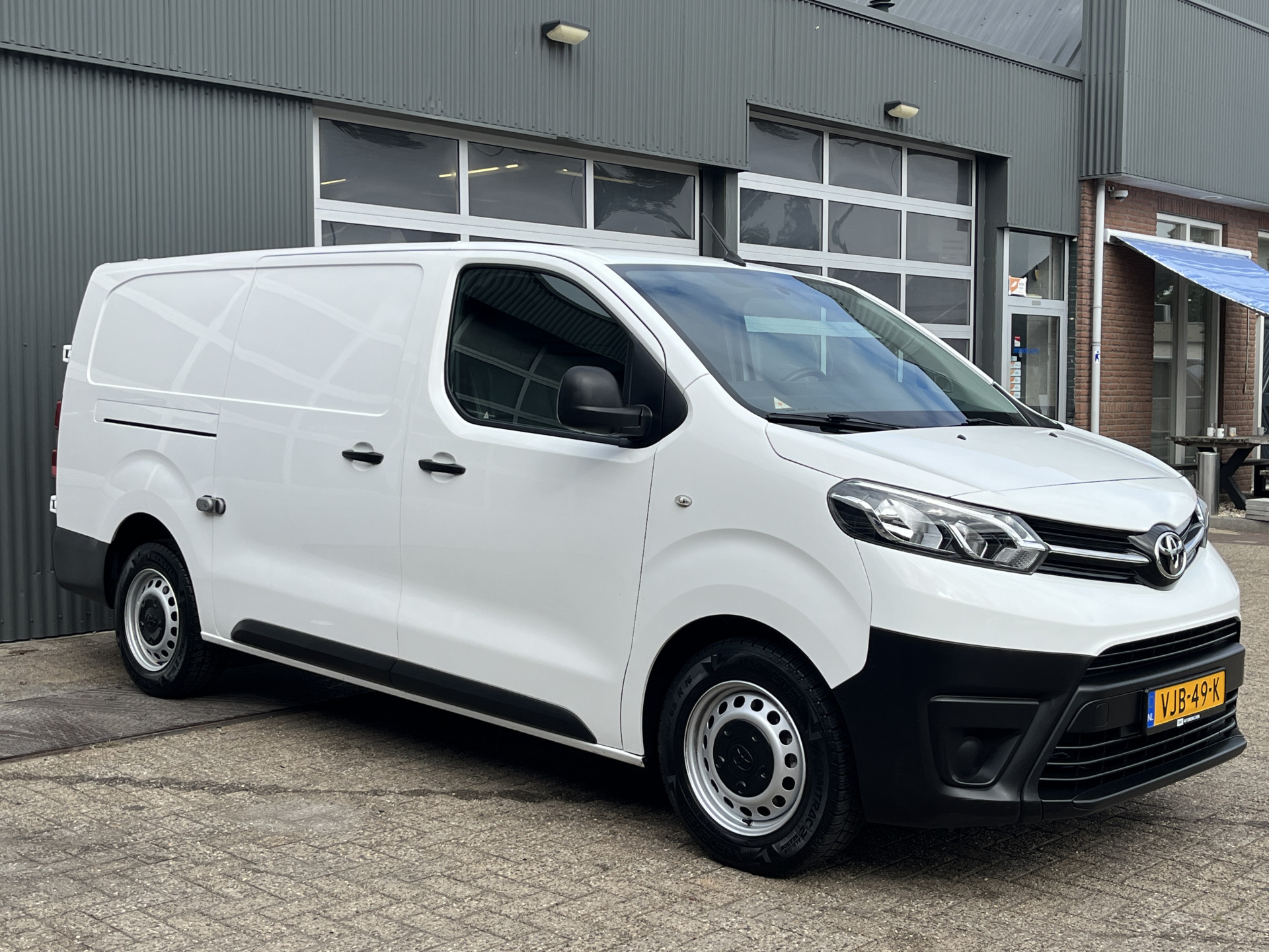 Toyota Proace 2.0 D-4D Long 2021 - voorkant