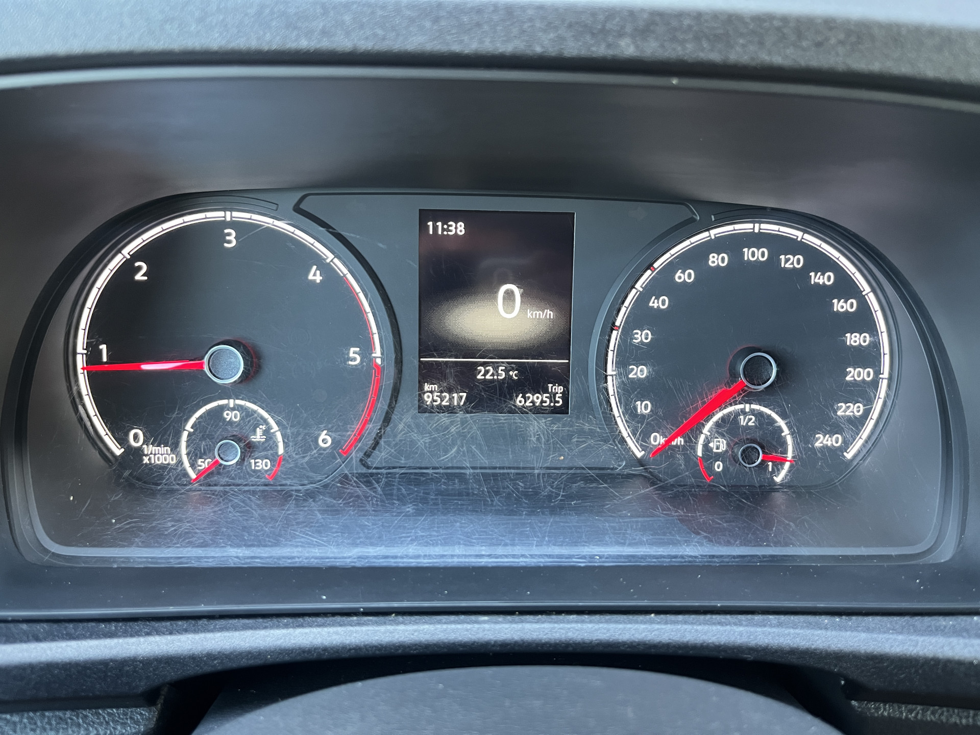 Foto van Volkswagen Caddy Modified Partition Wall