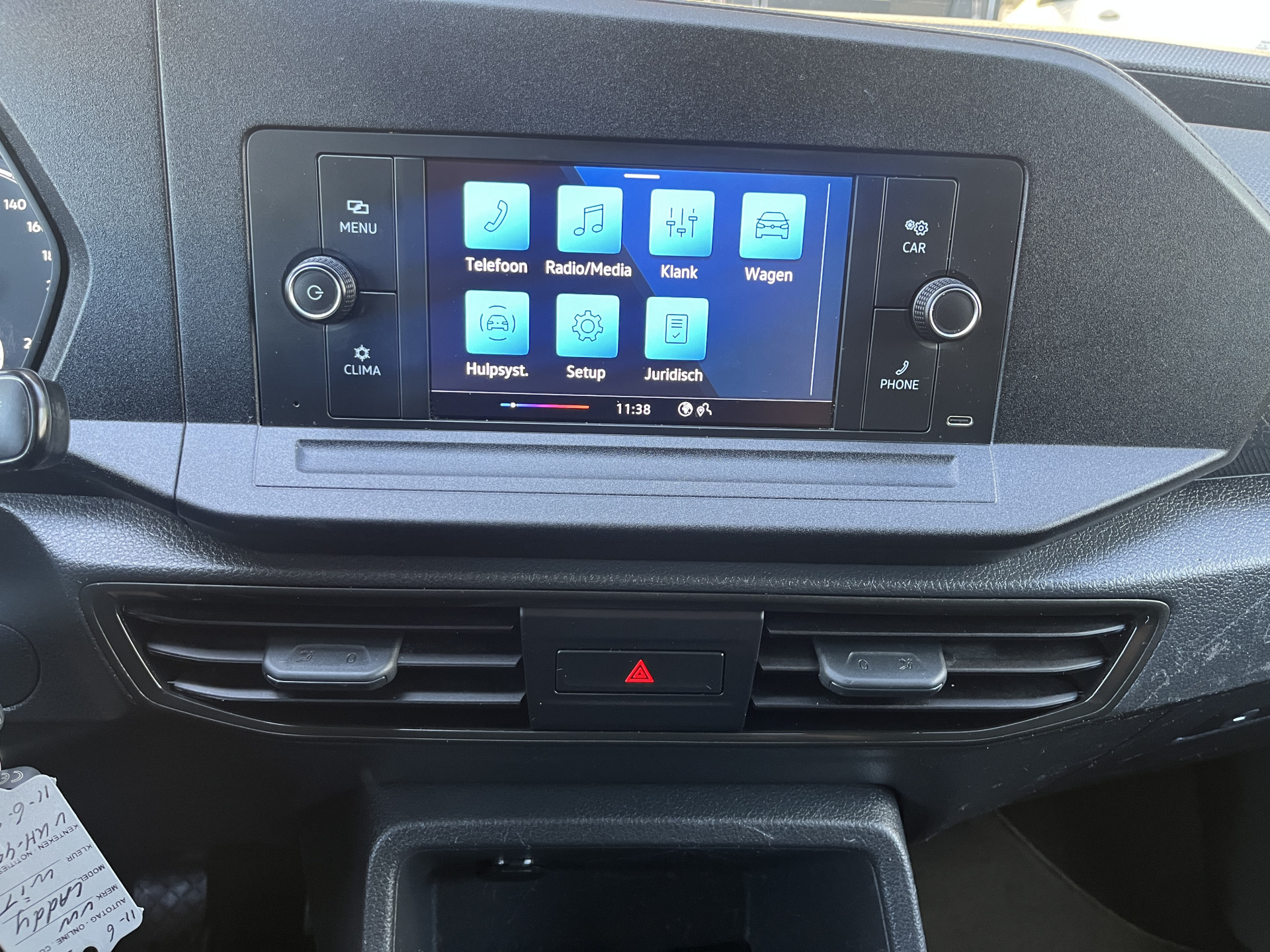 Foto van Volkswagen Caddy Modified Partition Wall