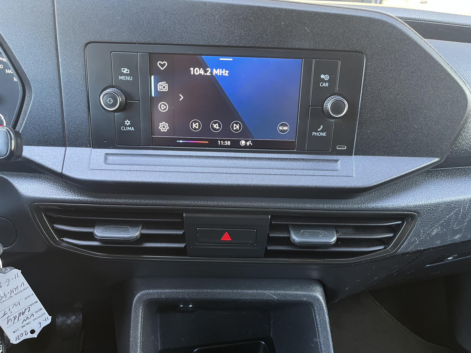 Foto van Volkswagen Caddy Modified Partition Wall