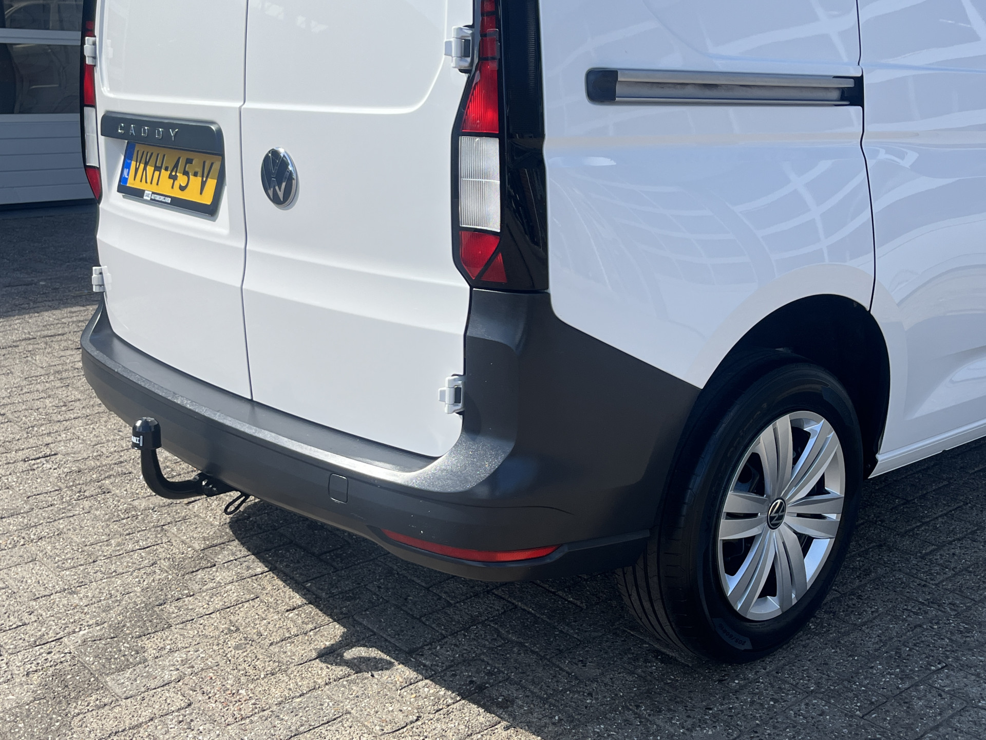 Foto van Volkswagen Caddy Modified Partition Wall