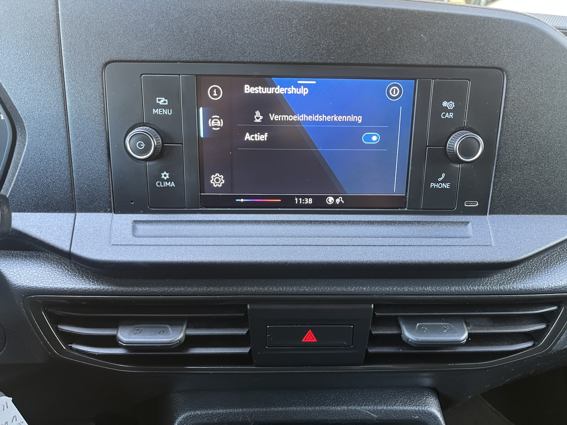 Foto van Volkswagen Caddy Modified Partition Wall