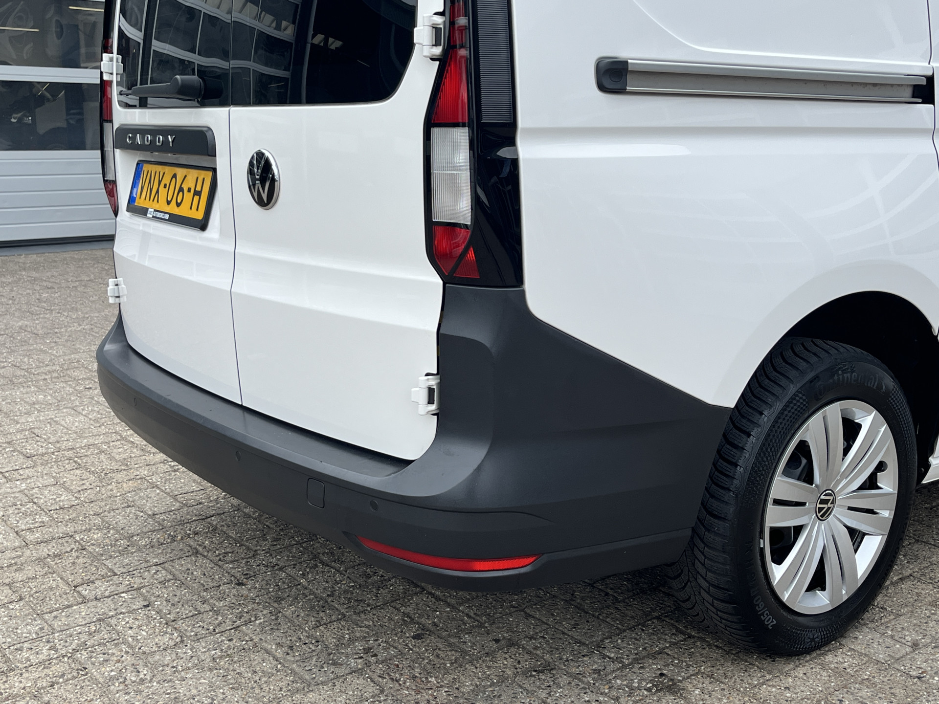 Foto van Volkswagen Caddy Modified Partition Wall
