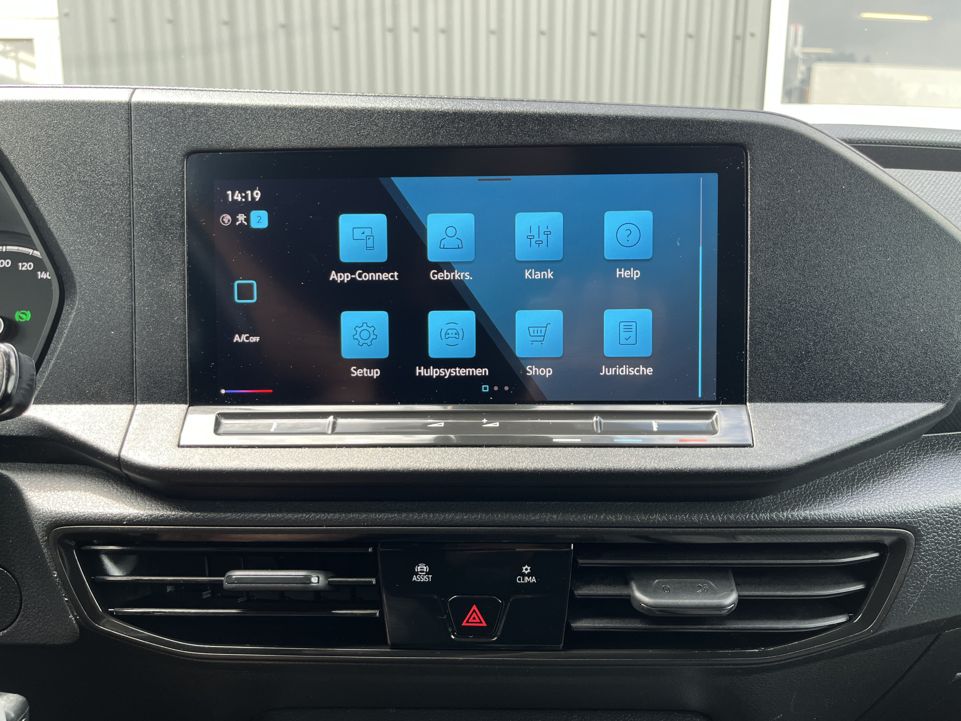 Foto van Volkswagen Caddy Modified Partition Wall