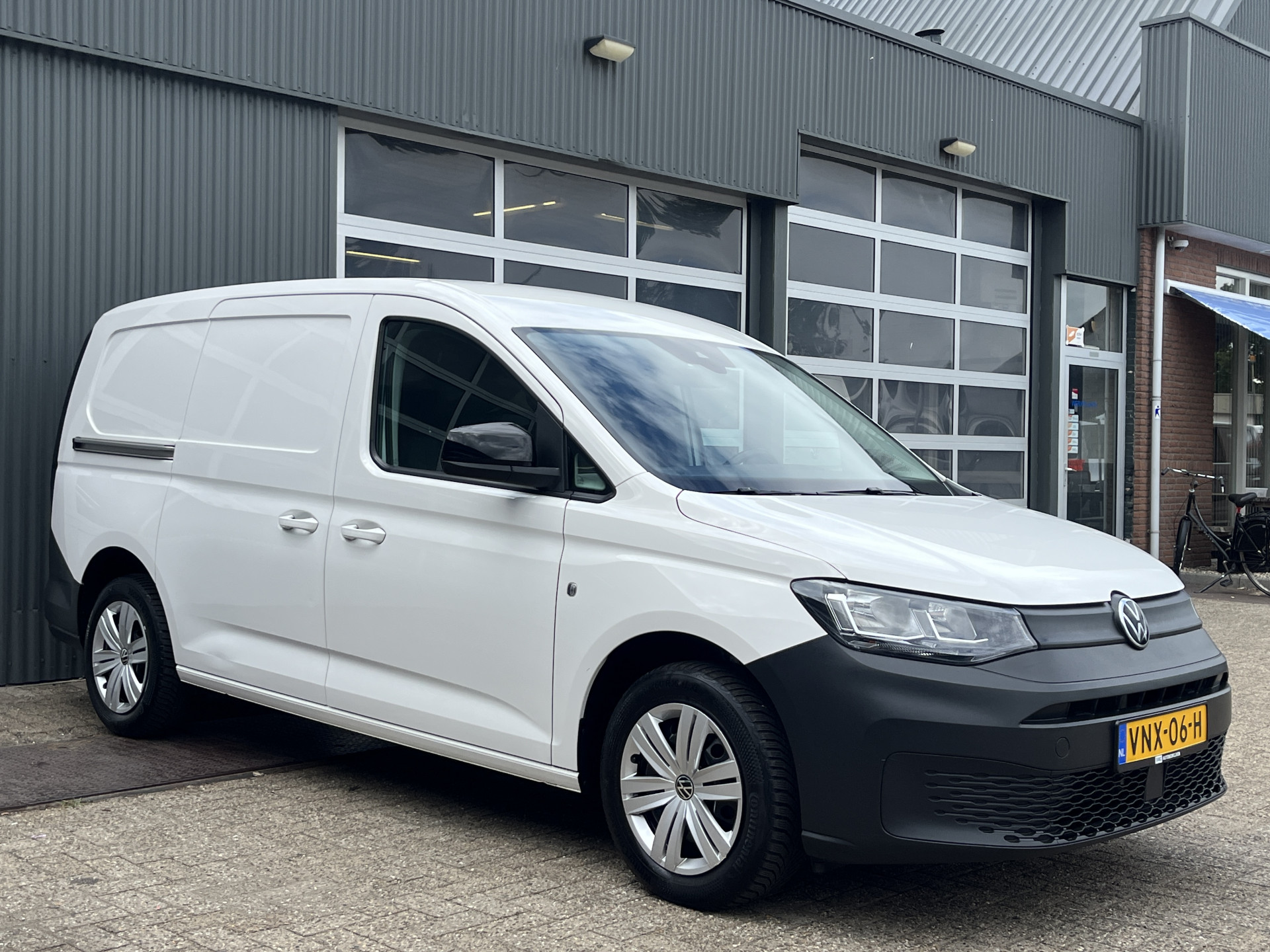 Volkswagen Caddy Modified Partition Wall 2.0 TDI DSG 122pk 2022 - voorkant