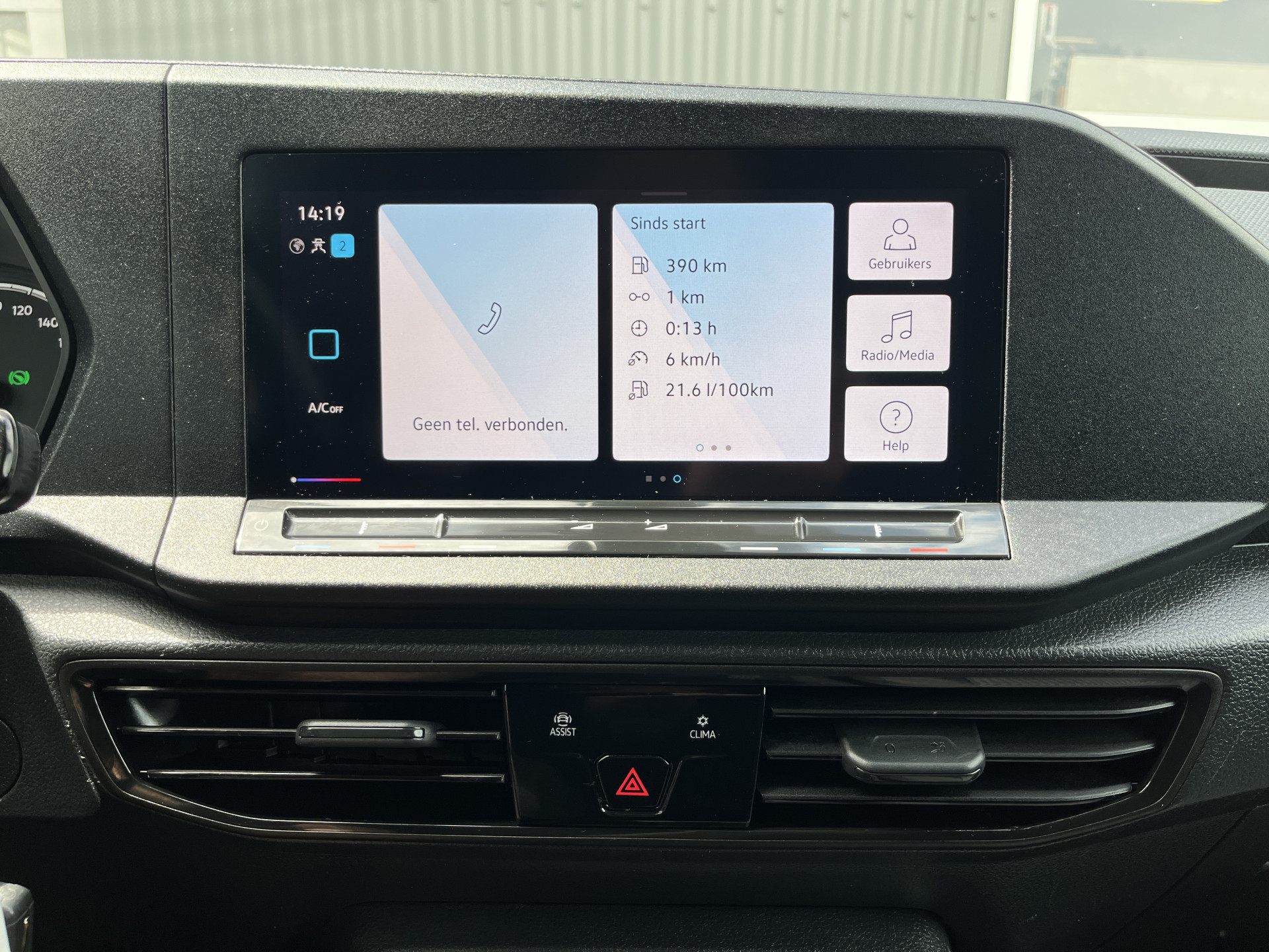 Foto van Volkswagen Caddy Modified Partition Wall