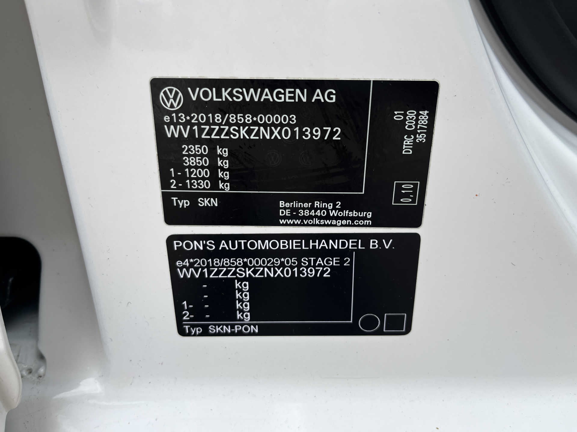 Foto van Volkswagen Caddy Modified Partition Wall