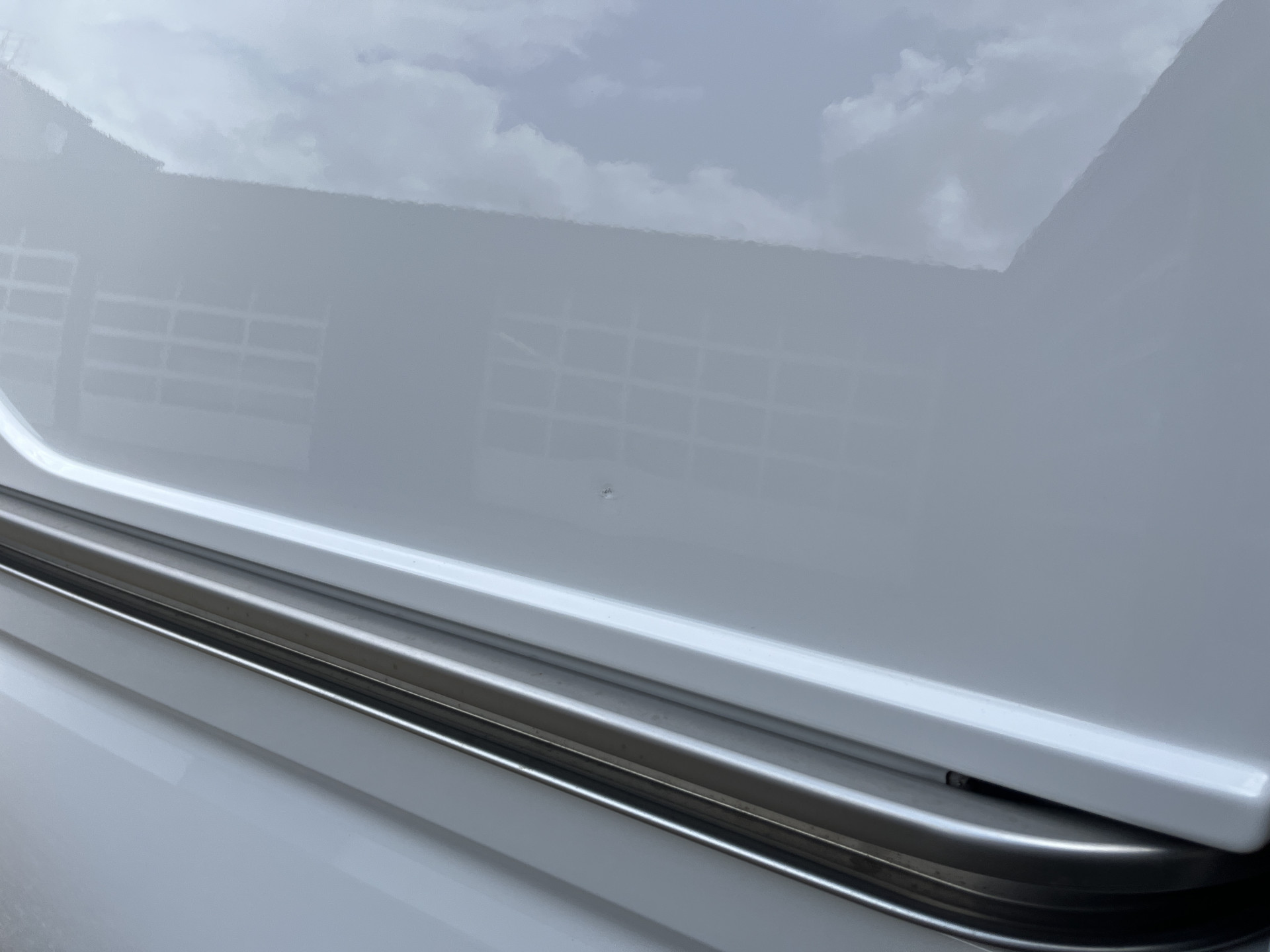 Foto van Volkswagen Caddy Modified Partition Wall