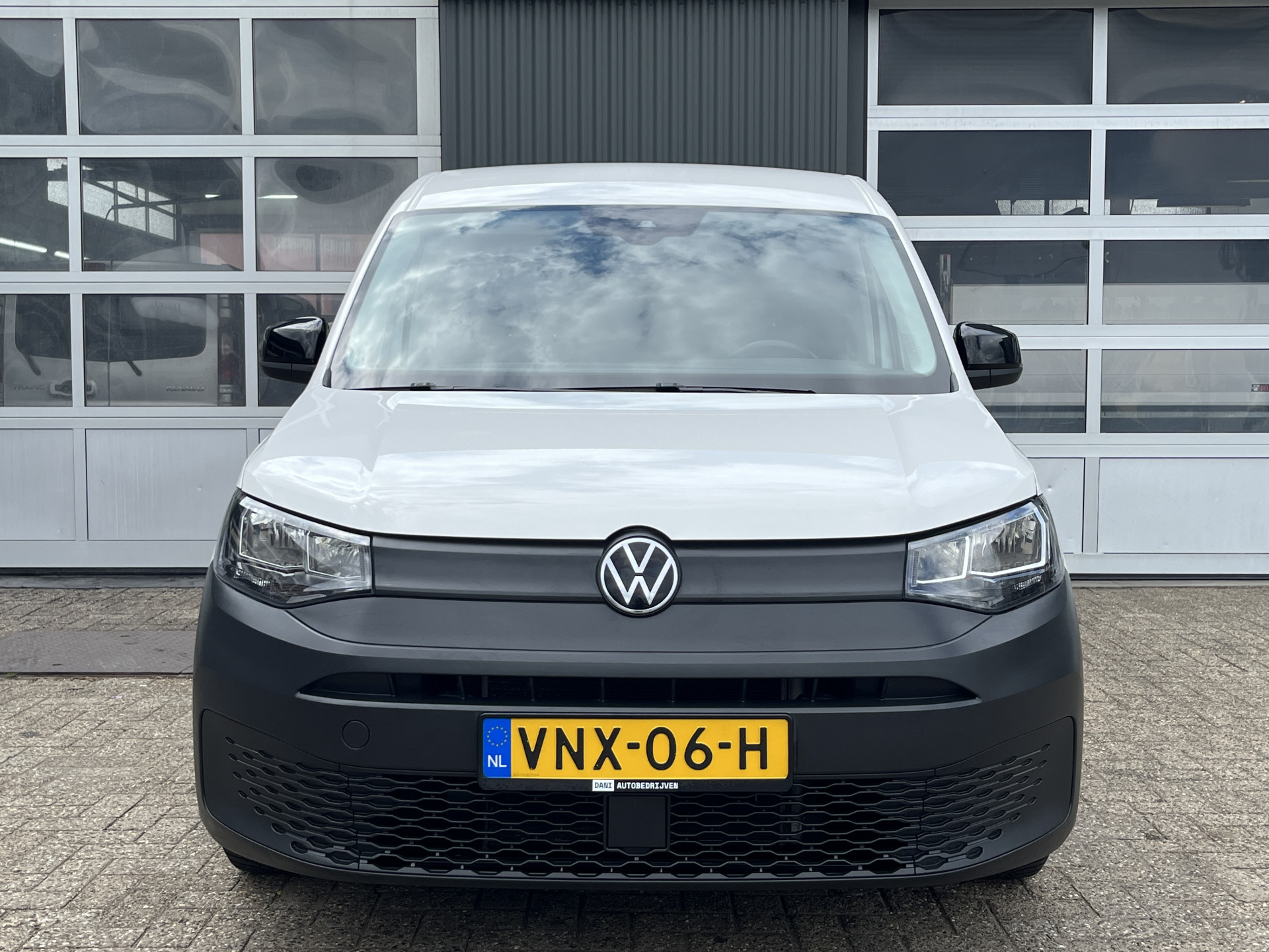 Foto van Volkswagen Caddy Modified Partition Wall