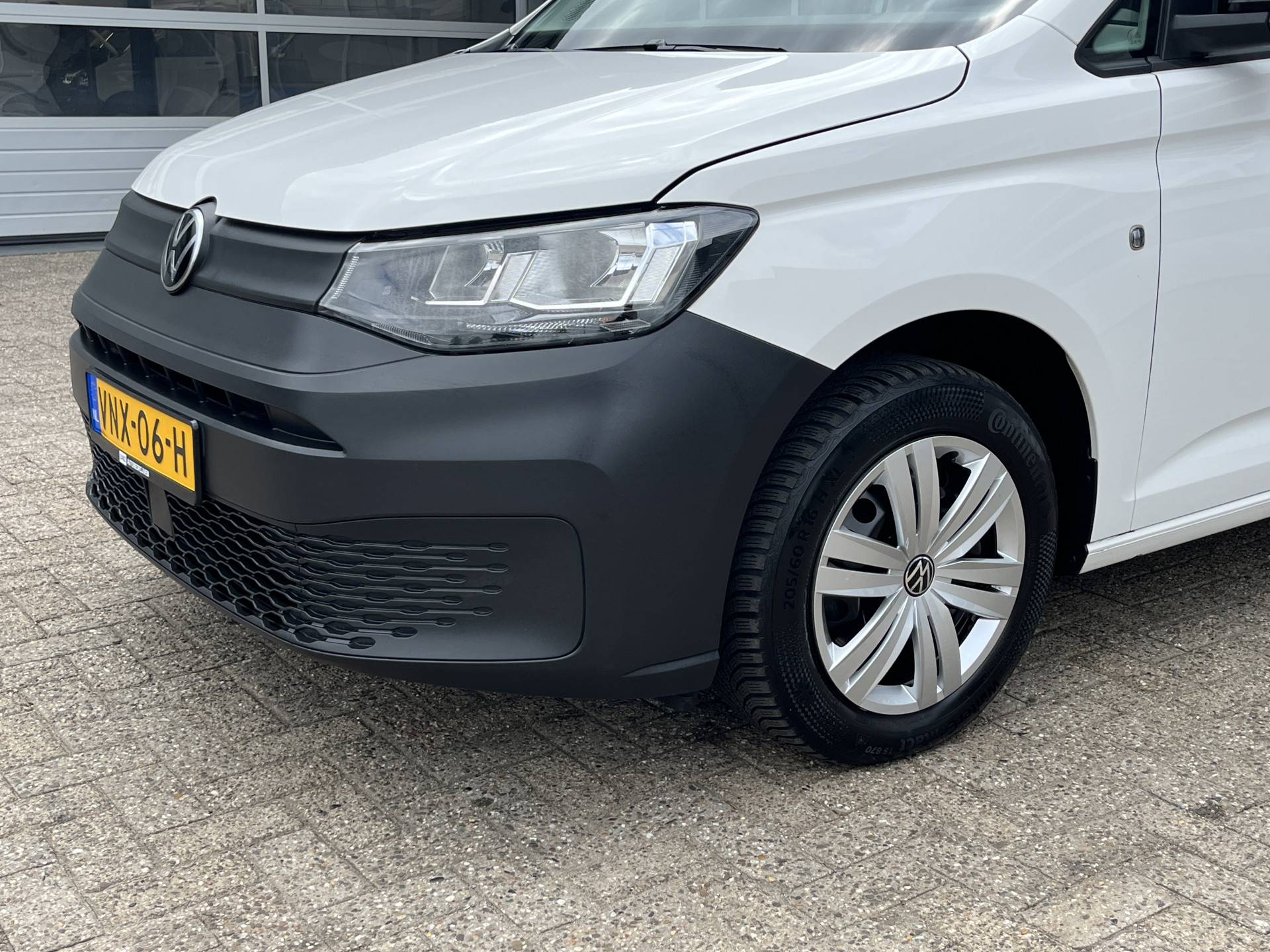 Foto van Volkswagen Caddy Modified Partition Wall