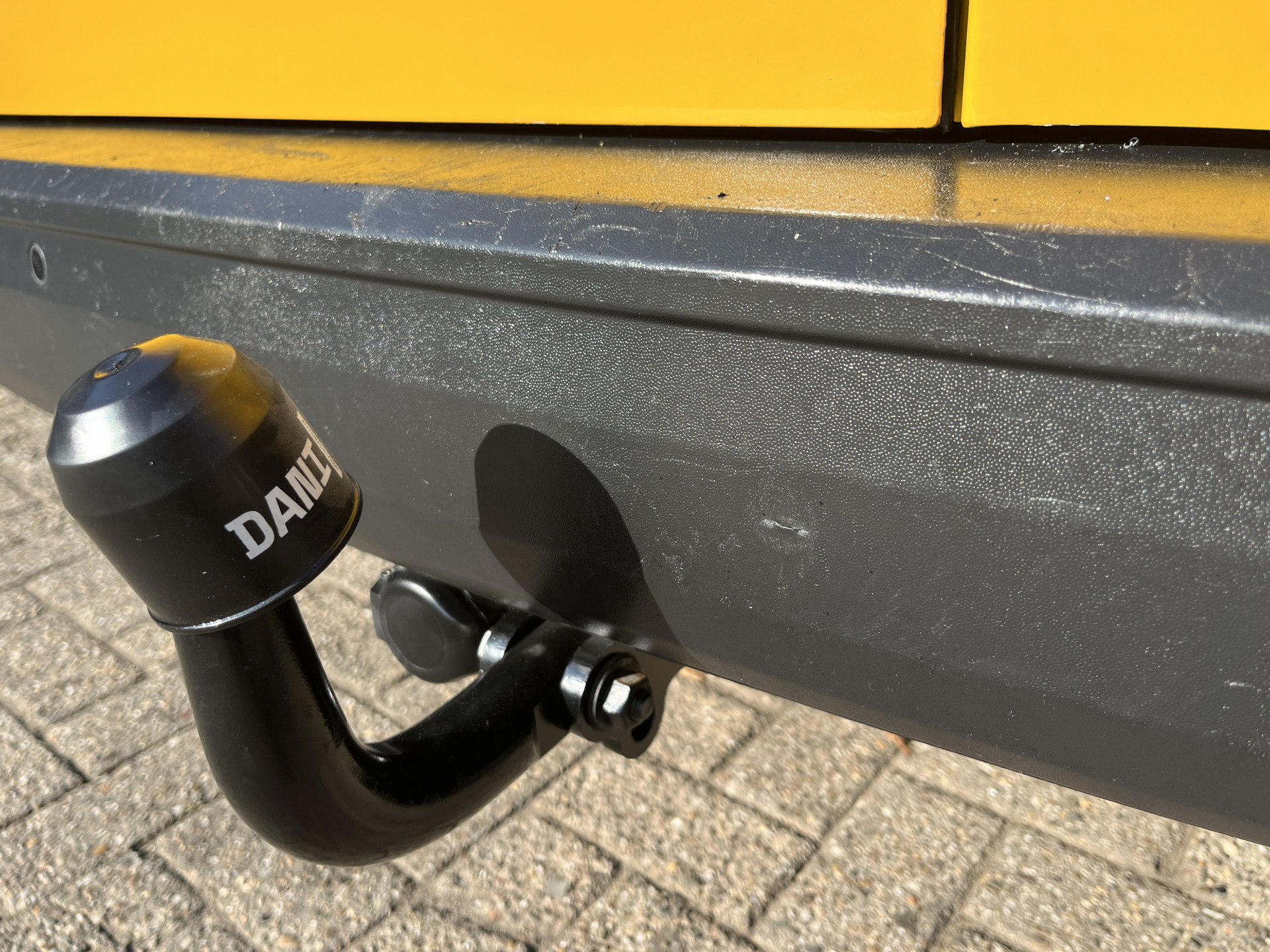 Foto van Volkswagen Caddy Modified Partition Wall