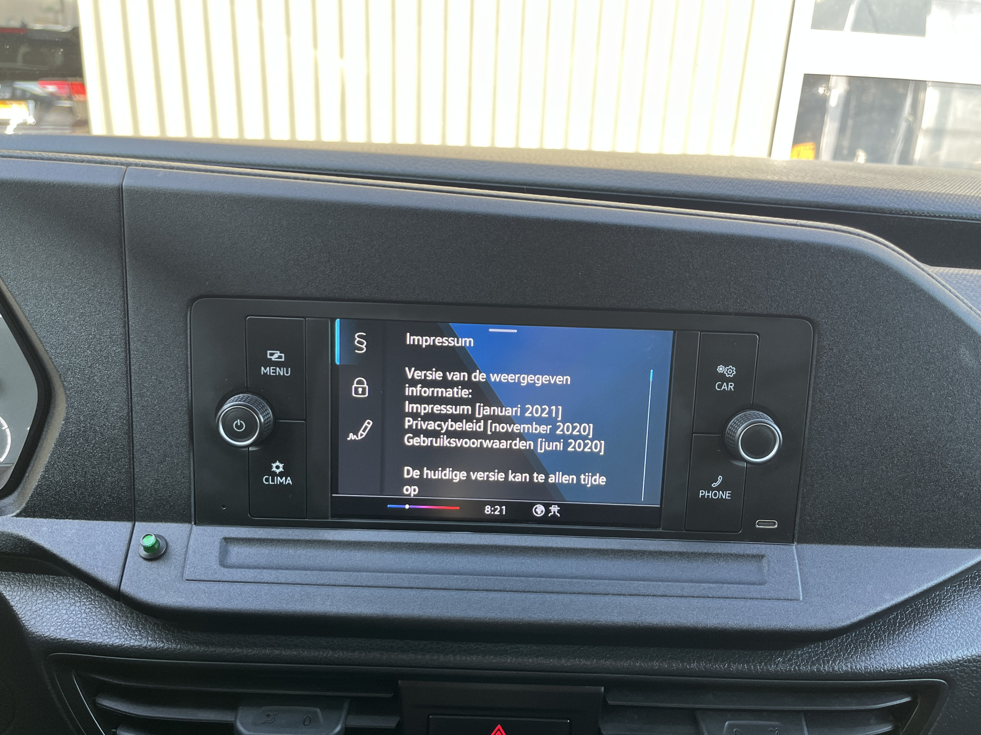 Foto van Volkswagen Caddy Modified Partition Wall