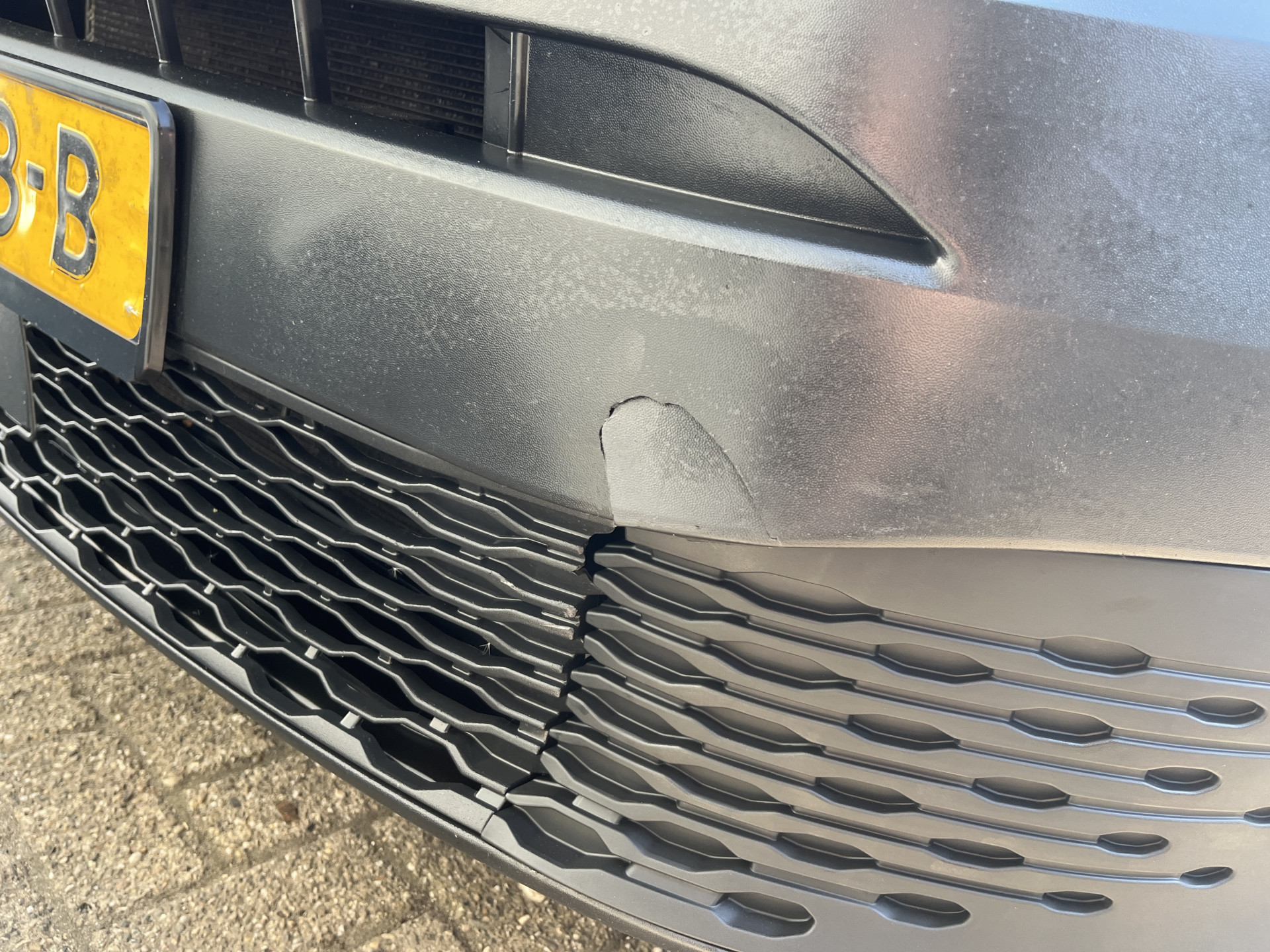 Foto van Volkswagen Caddy Modified Partition Wall