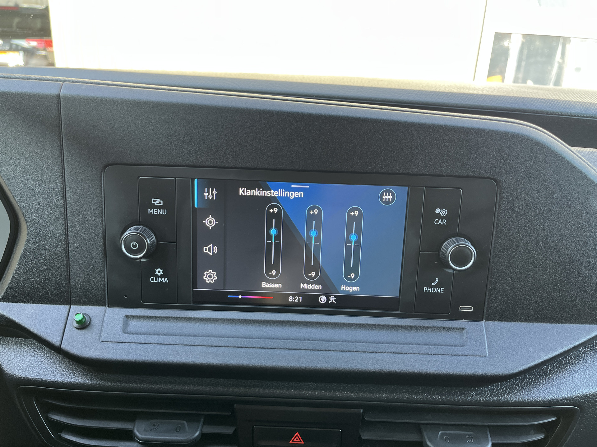 Foto van Volkswagen Caddy Modified Partition Wall
