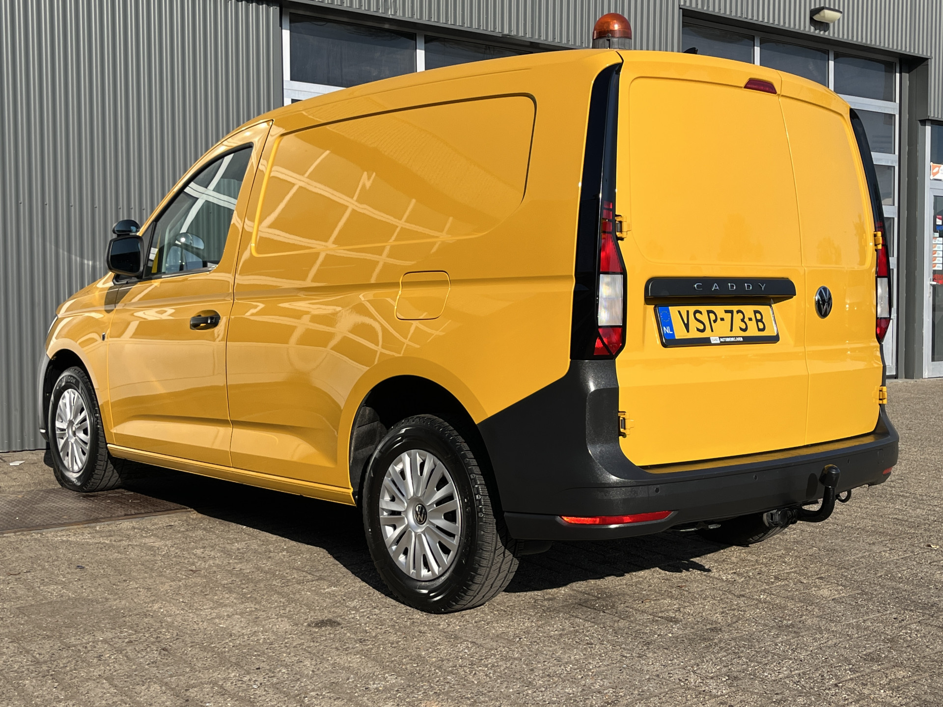 Foto van Volkswagen Caddy Modified Partition Wall
