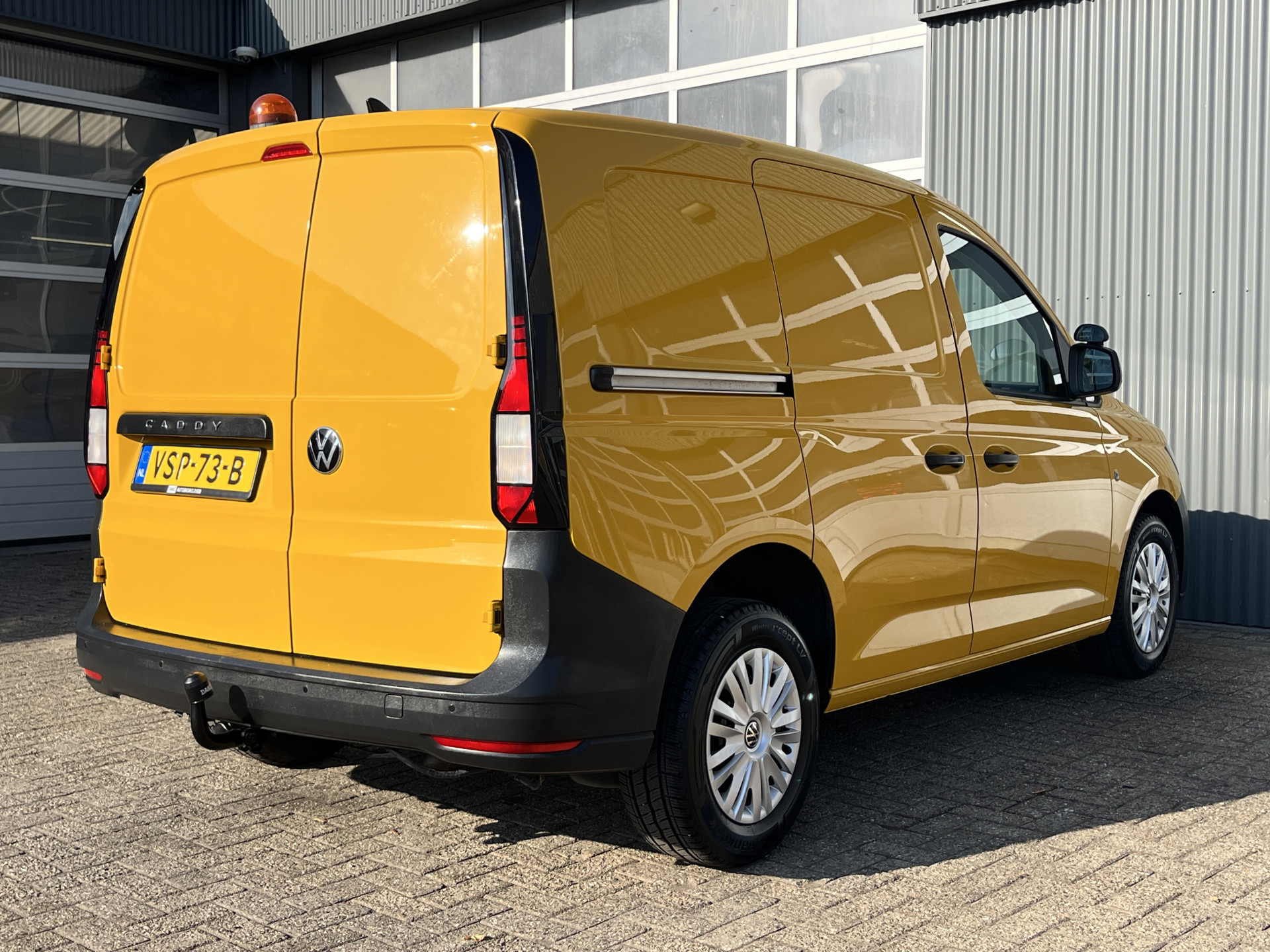 Foto van Volkswagen Caddy Modified Partition Wall