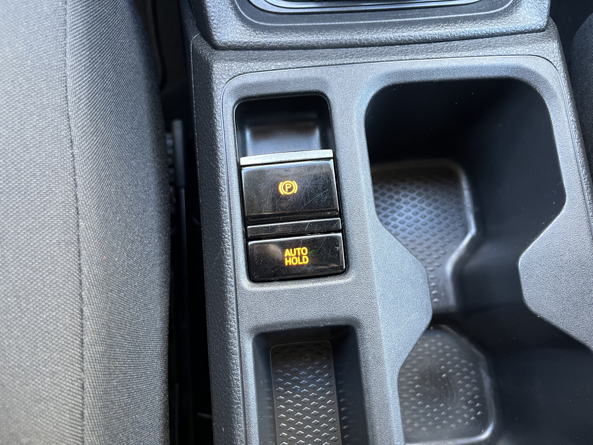 Foto van Volkswagen Caddy Modified Partition Wall