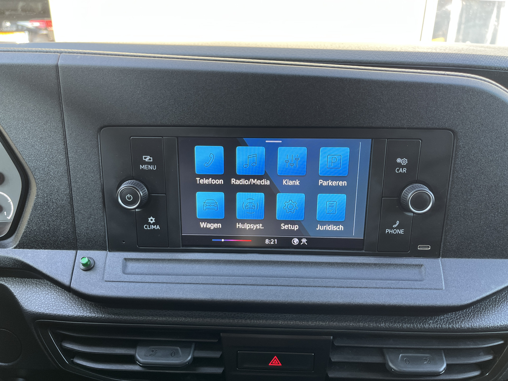 Foto van Volkswagen Caddy Modified Partition Wall