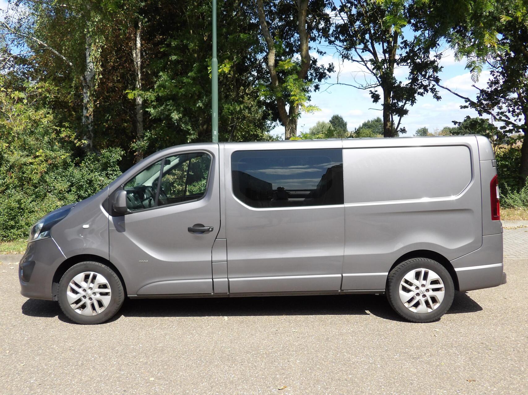 Foto van Opel Vivaro-b