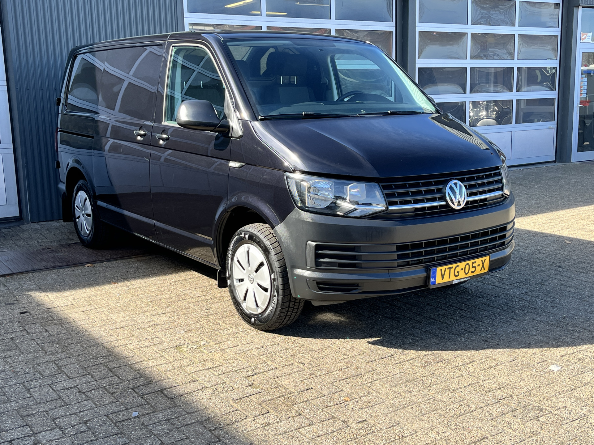 Volkswagen Transporter 2.0 TDI L1H1 Trendline 2018 - voorkant