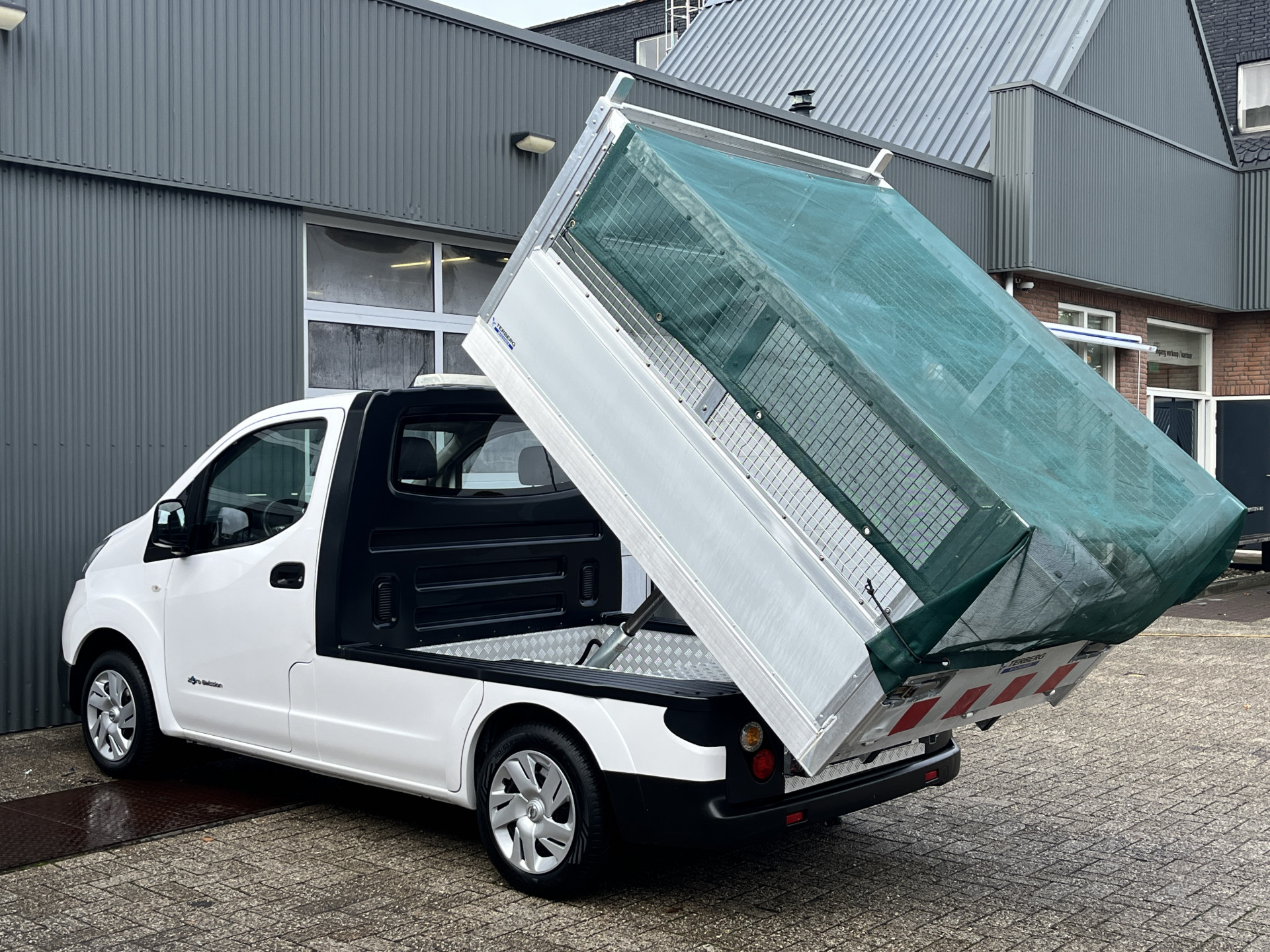 Foto van Nissan E-nv200
