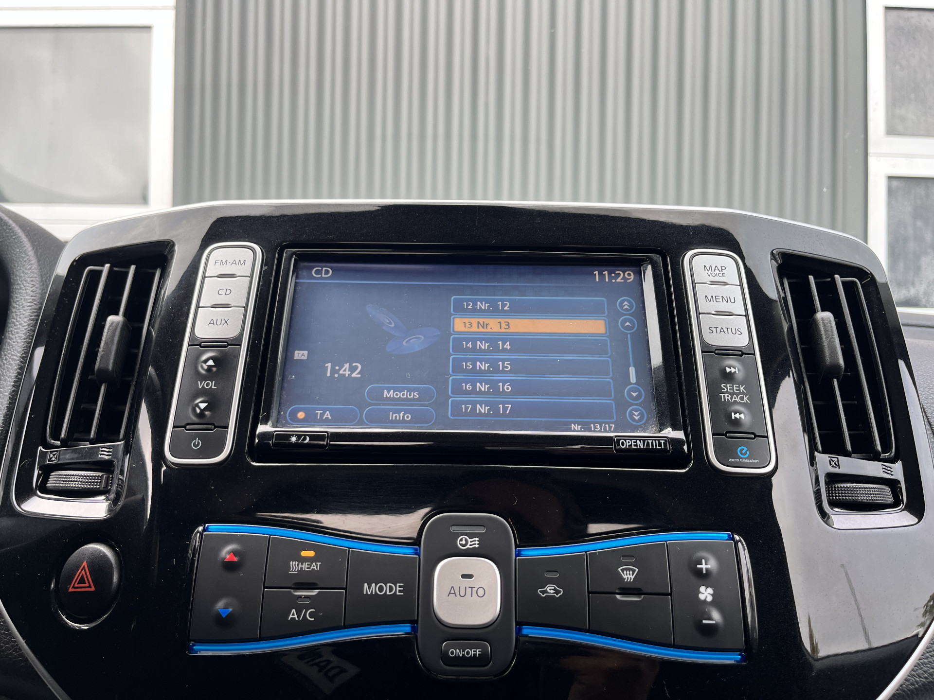 Foto van Nissan E-nv200