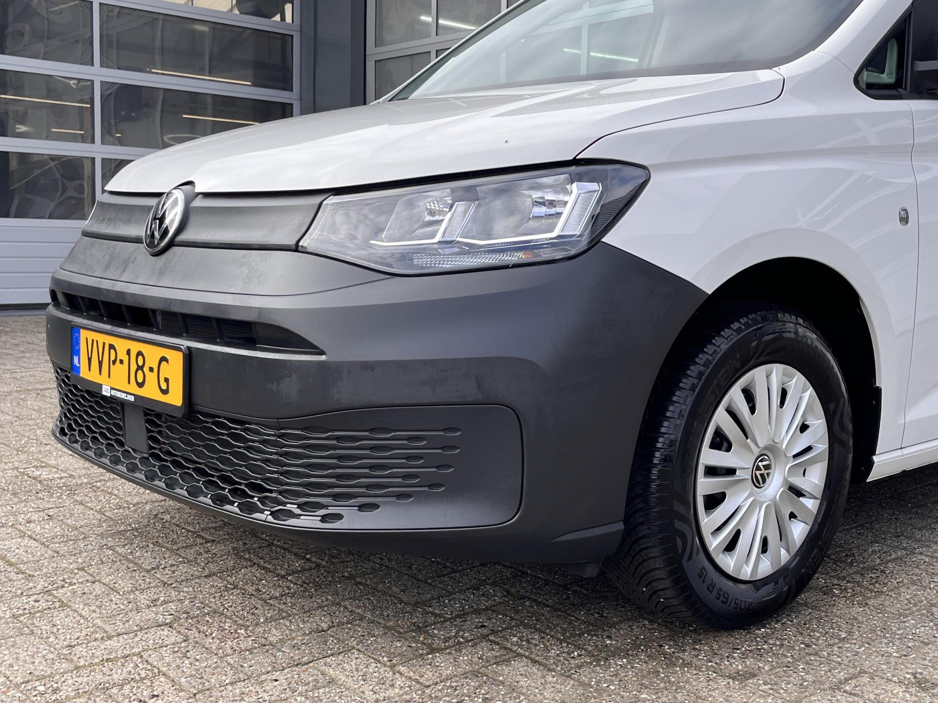 Foto van Volkswagen Caddy Modified Partition Wall