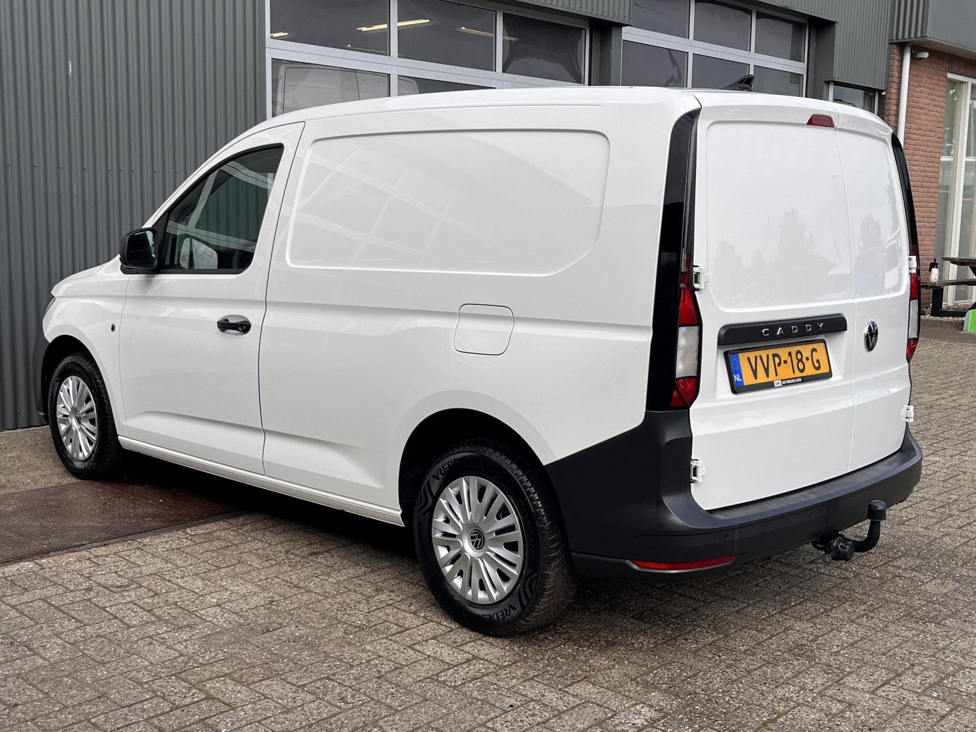 Foto van Volkswagen Caddy Modified Partition Wall